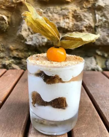 Food and drinks in The Plume of Feathers