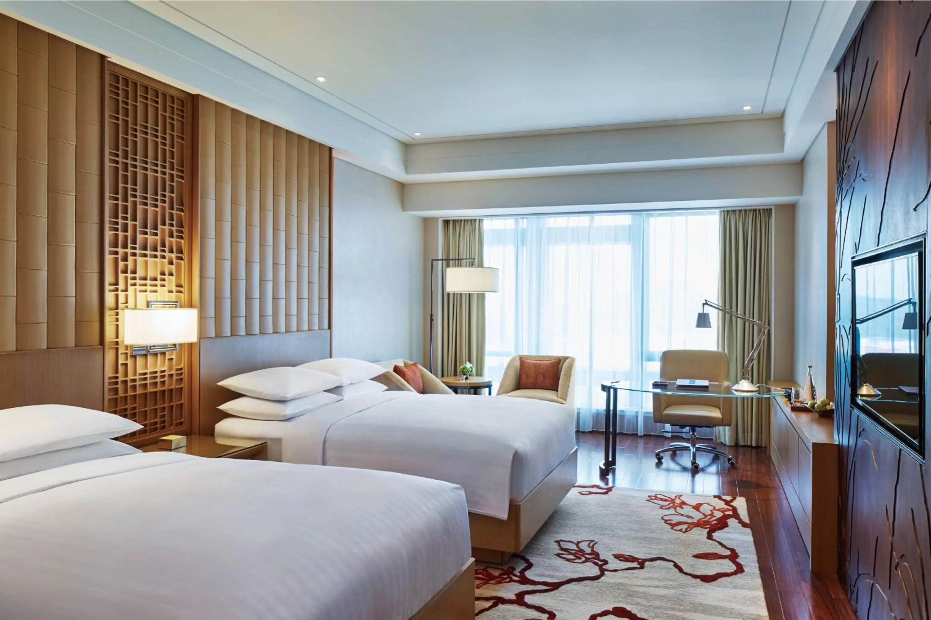 Photo of the whole room, Bed in Zhuhai Marriott Hotel