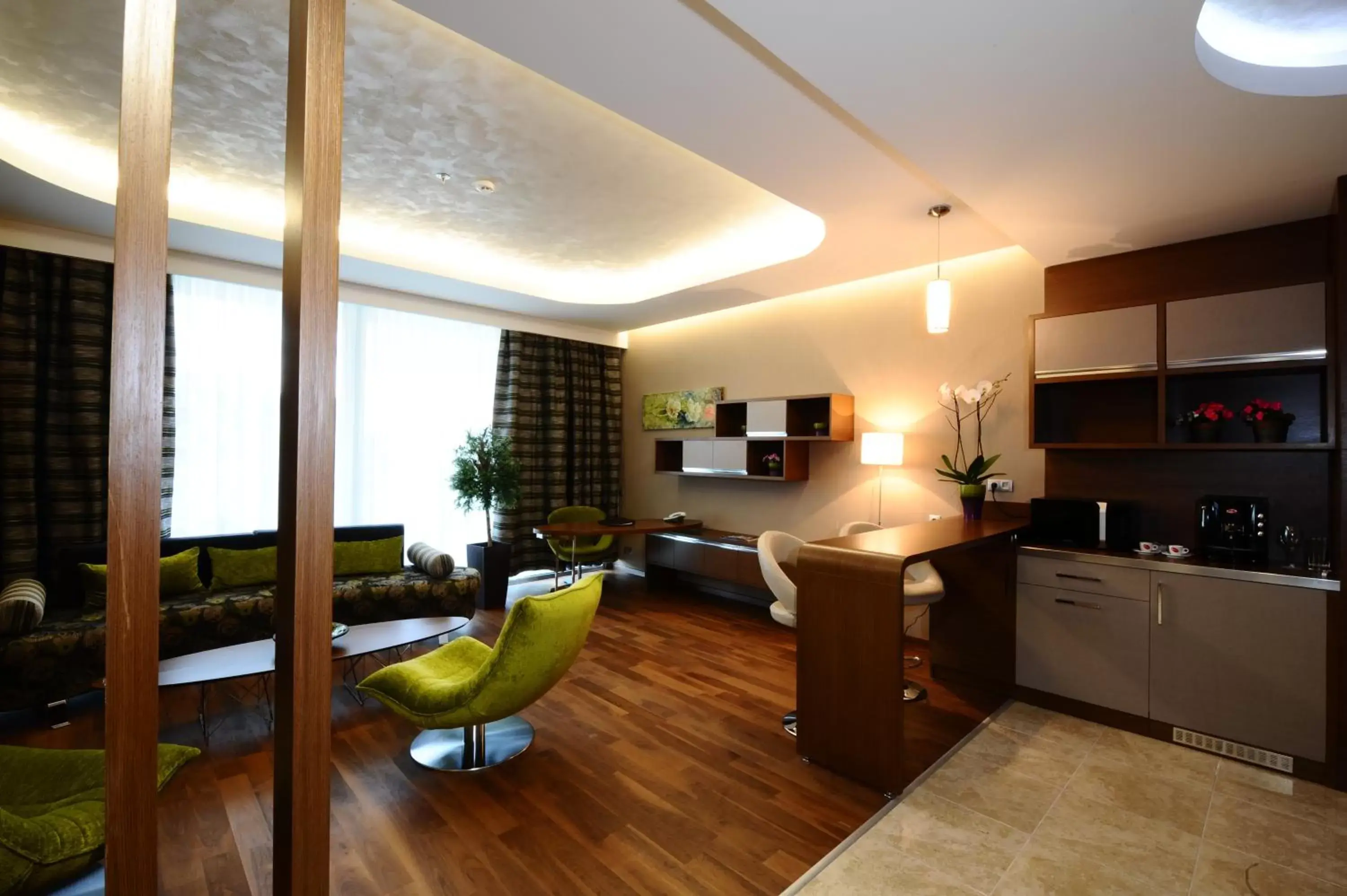 Kitchen or kitchenette, Seating Area in Ramada by Wyndham Podgorica