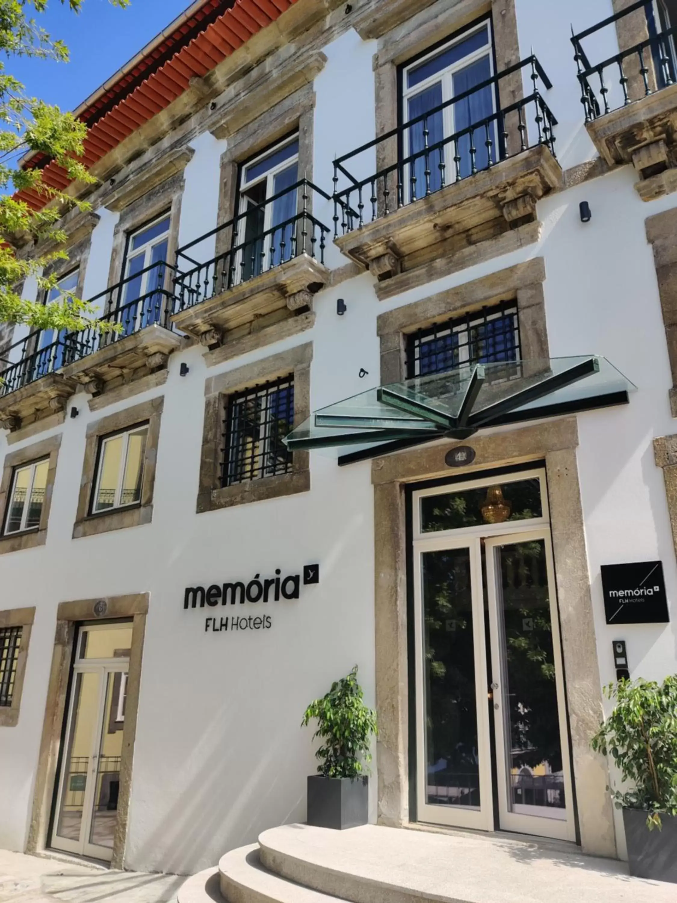 Facade/entrance, Property Building in Memoria Porto FLH Hotels