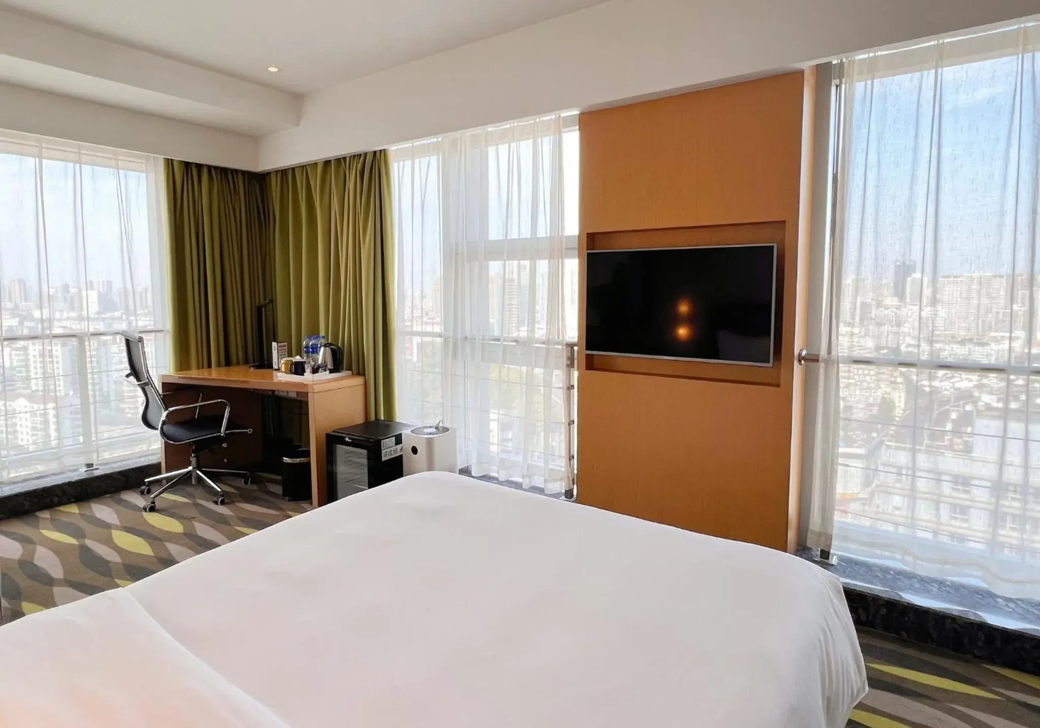 Photo of the whole room, Bed in Holiday Inn Express Changzhou Lanling, an IHG Hotel