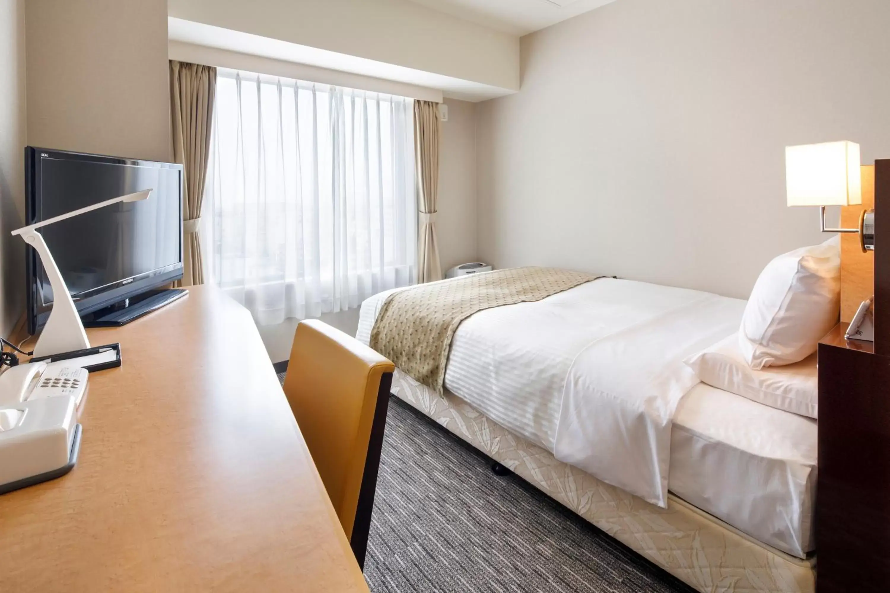 Photo of the whole room, Bed in HOTEL MYSTAYS Hakodate Goryokaku