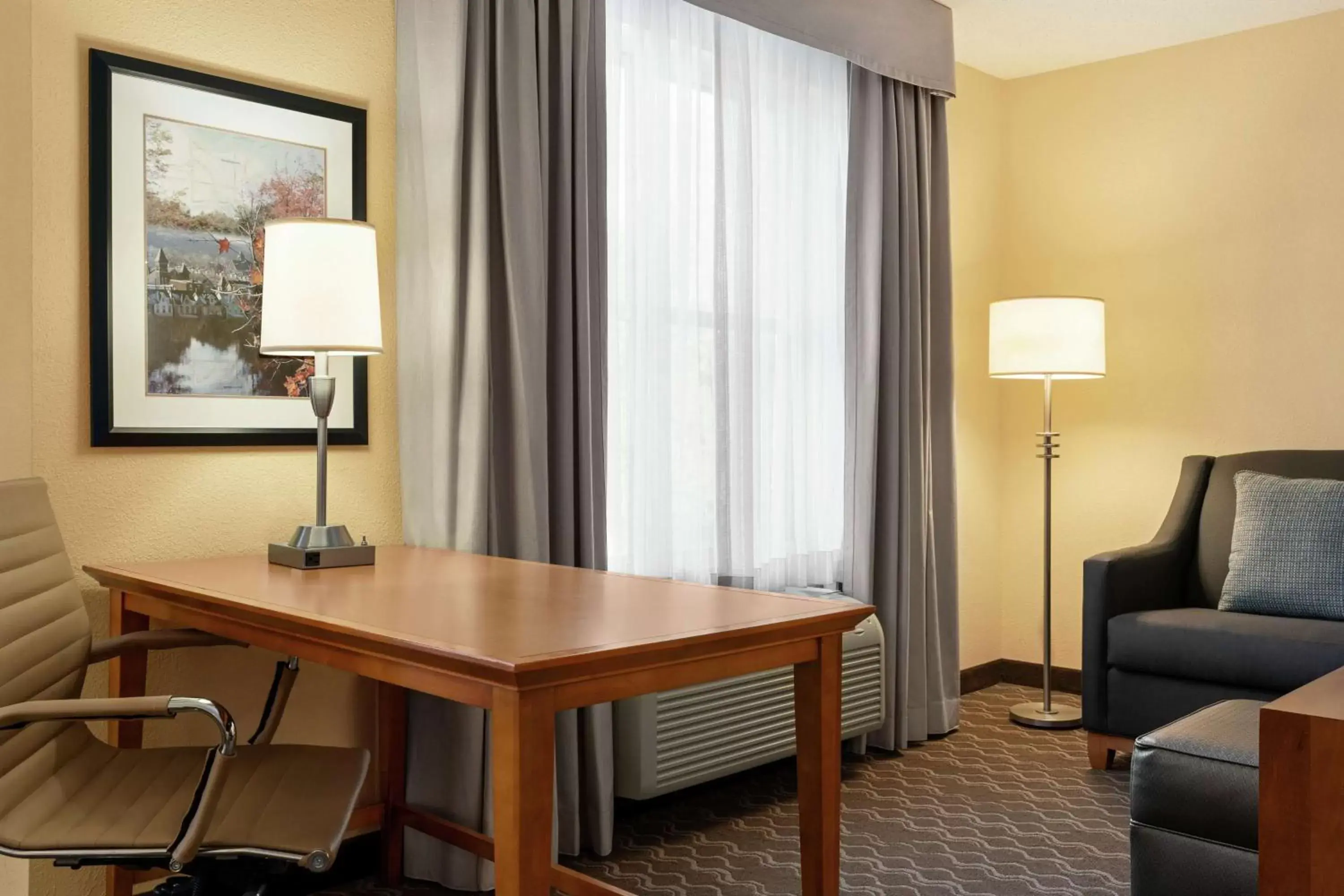 Bedroom, Seating Area in Homewood Suites by Hilton Allentown-Bethlehem Airport