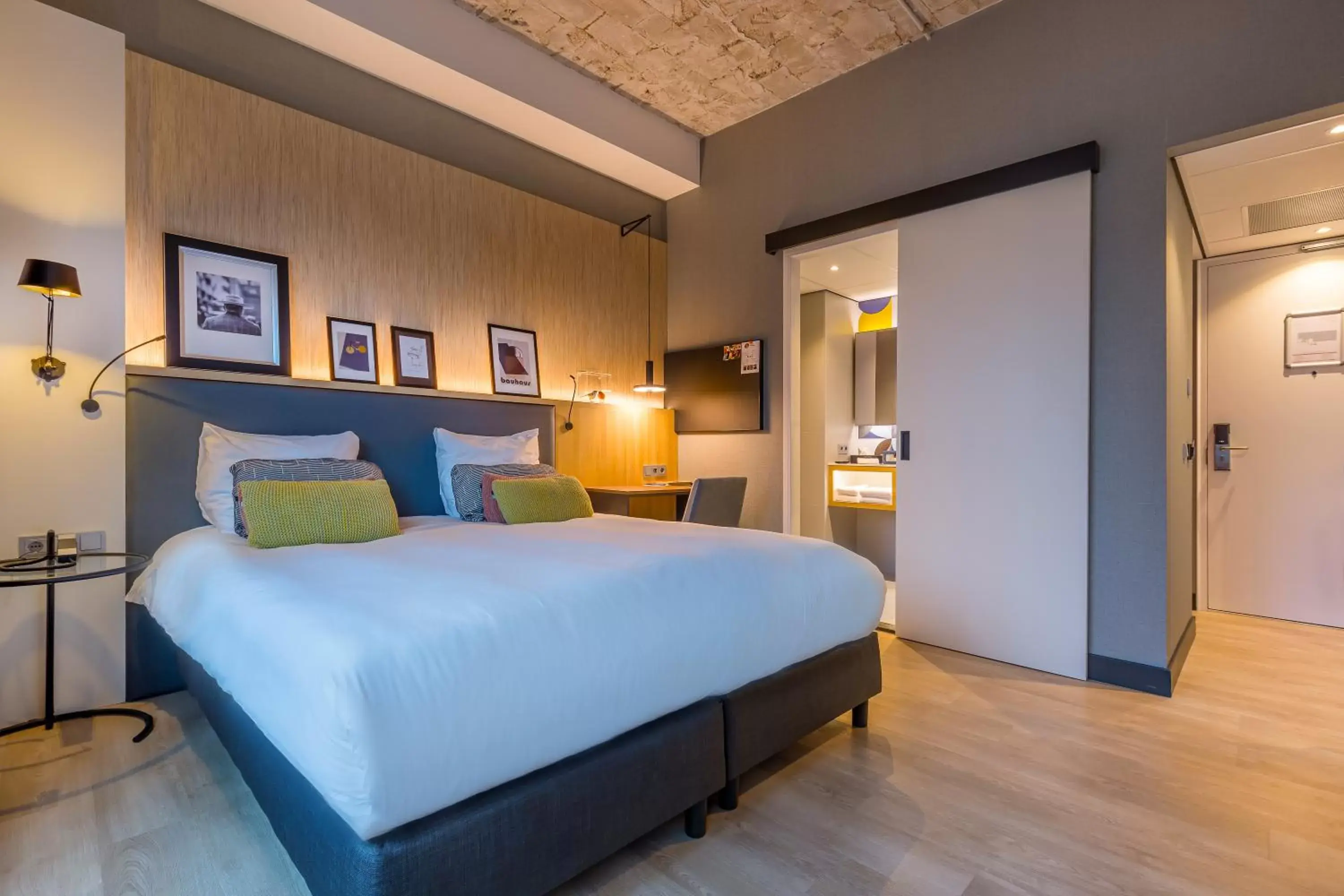 Bedroom, Bed in Postillion Hotel WTC Rotterdam