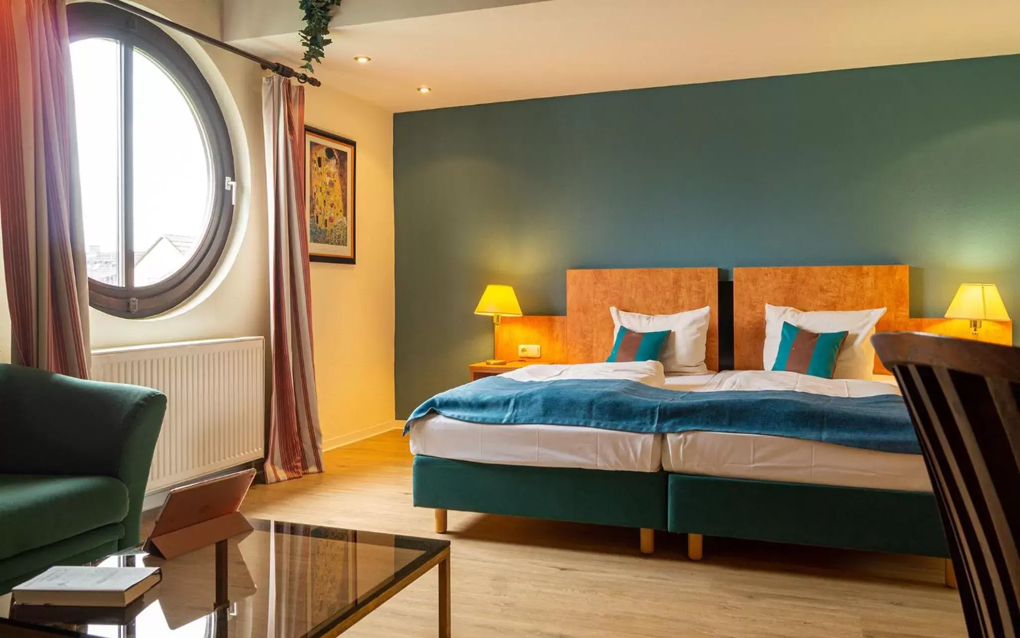 TV and multimedia, Bed in Trip Inn Bristol Hotel Mainz TV and multimedia, Bed in Trip Inn Bristol Hotel Mainz