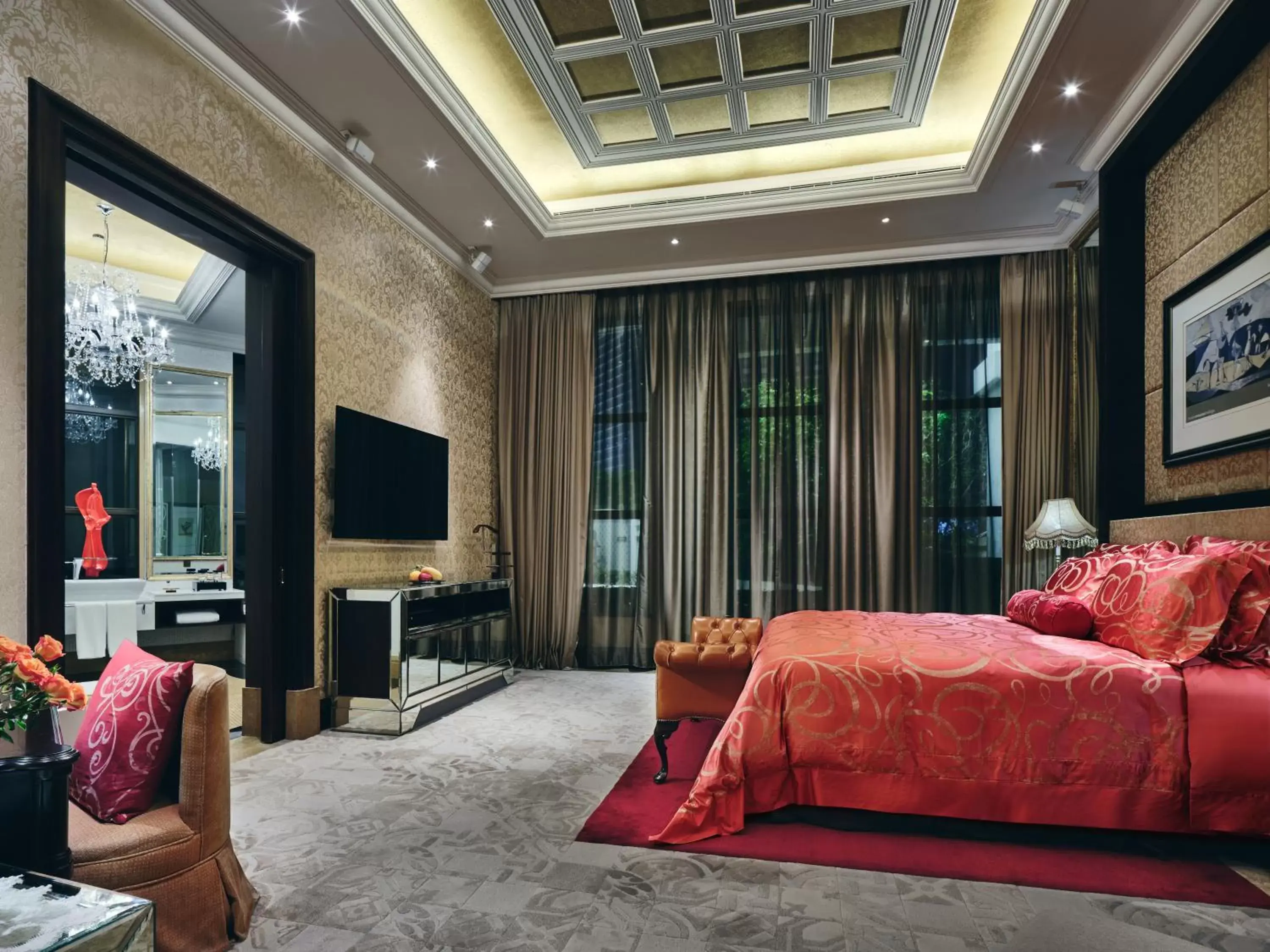 Bedroom, Seating Area in InterContinental Shenzhen, an IHG Hotel