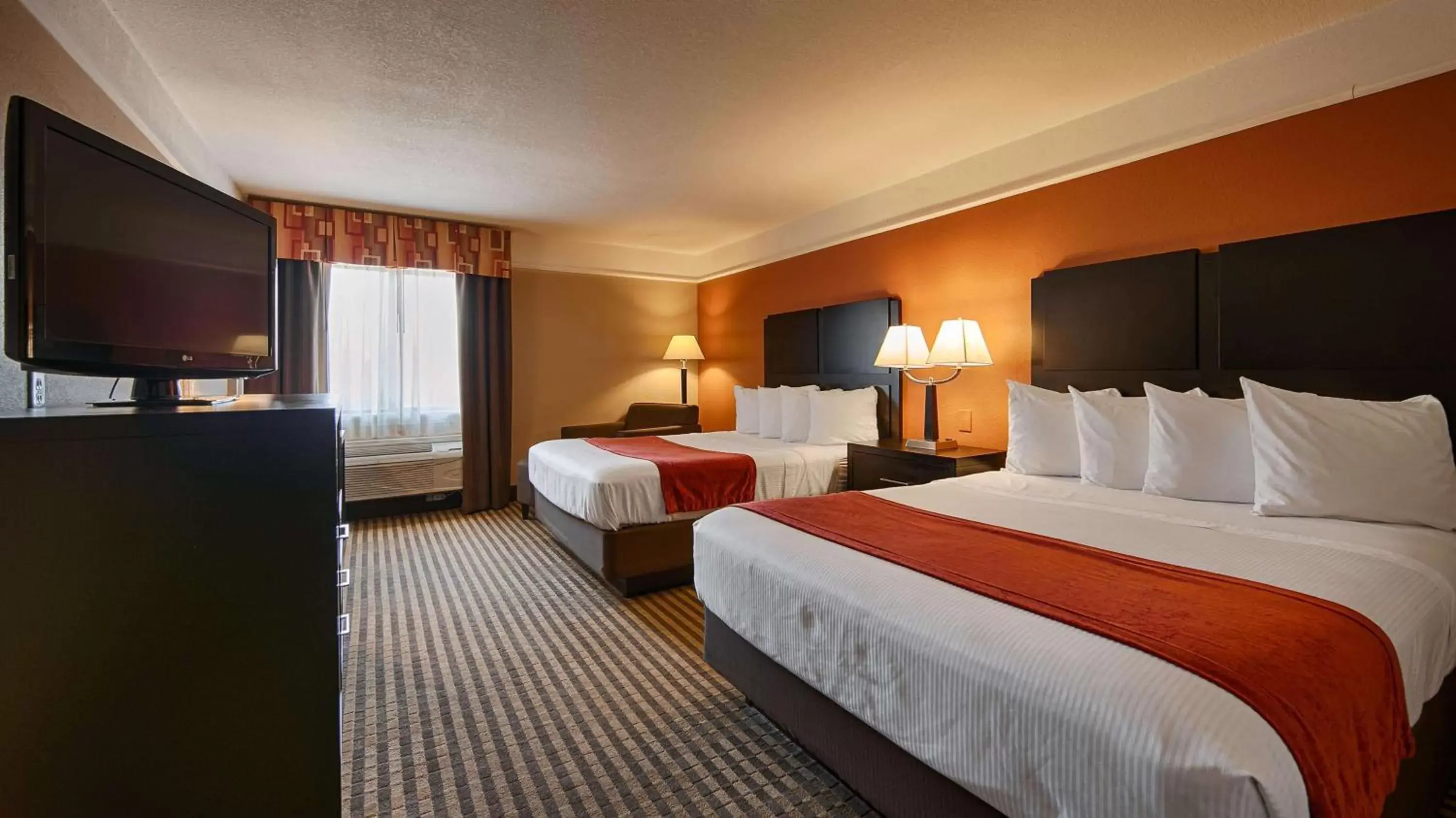 Photo of the whole room, Bed in Best Western Bayou Inn and Suites