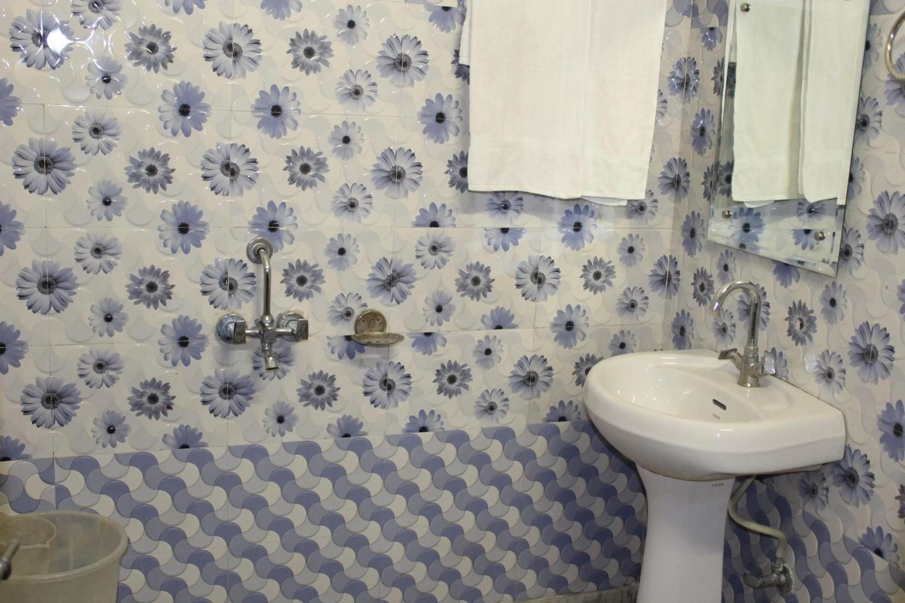 Bathroom in Trimrooms @ Katra Railway Station