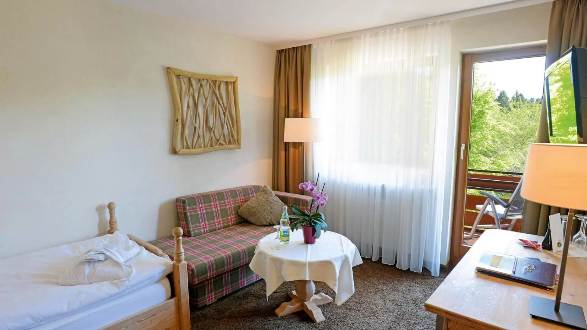 Bed in Hotel Grüner Wald