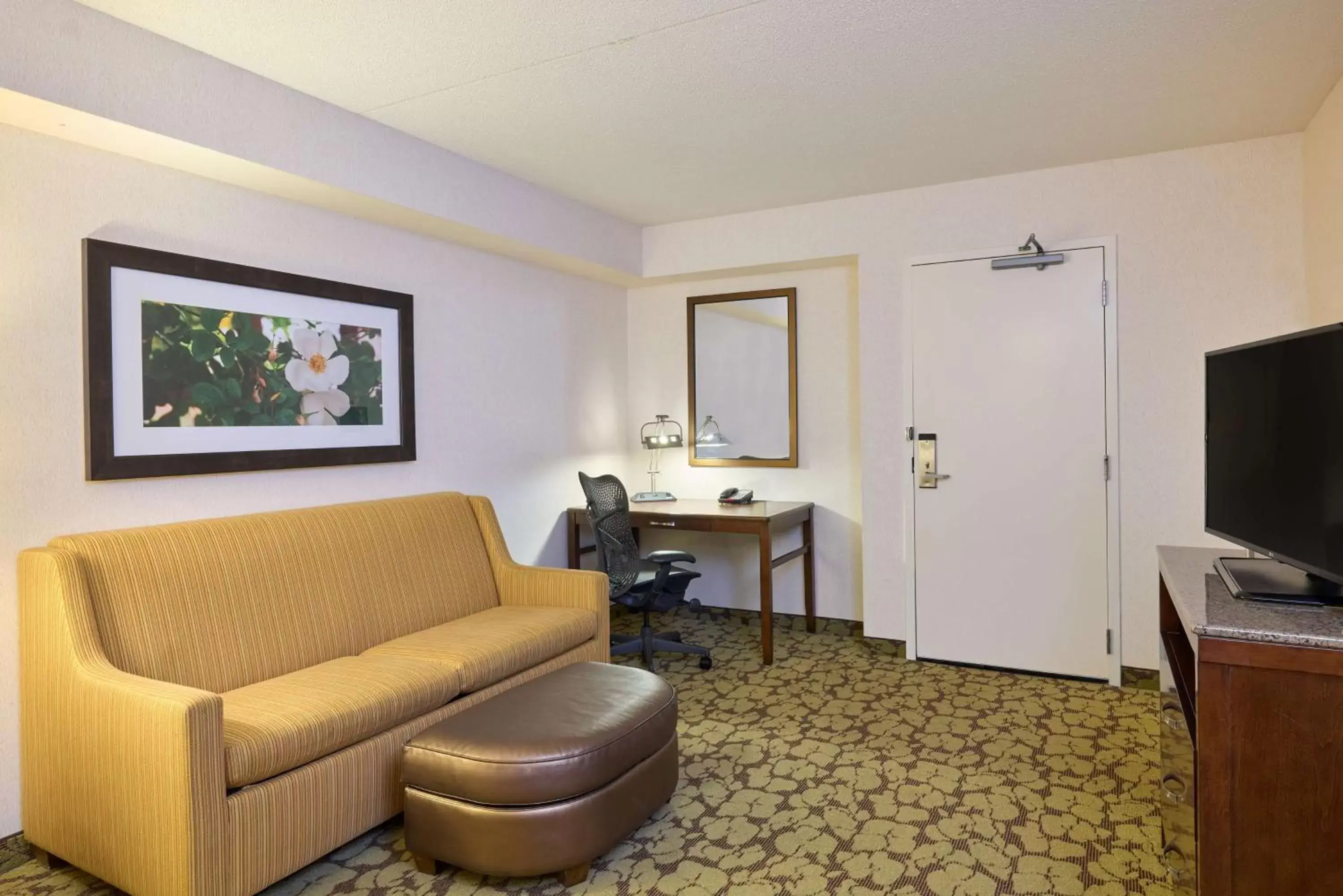 Bedroom, Seating Area in Hilton Garden Inn Hershey