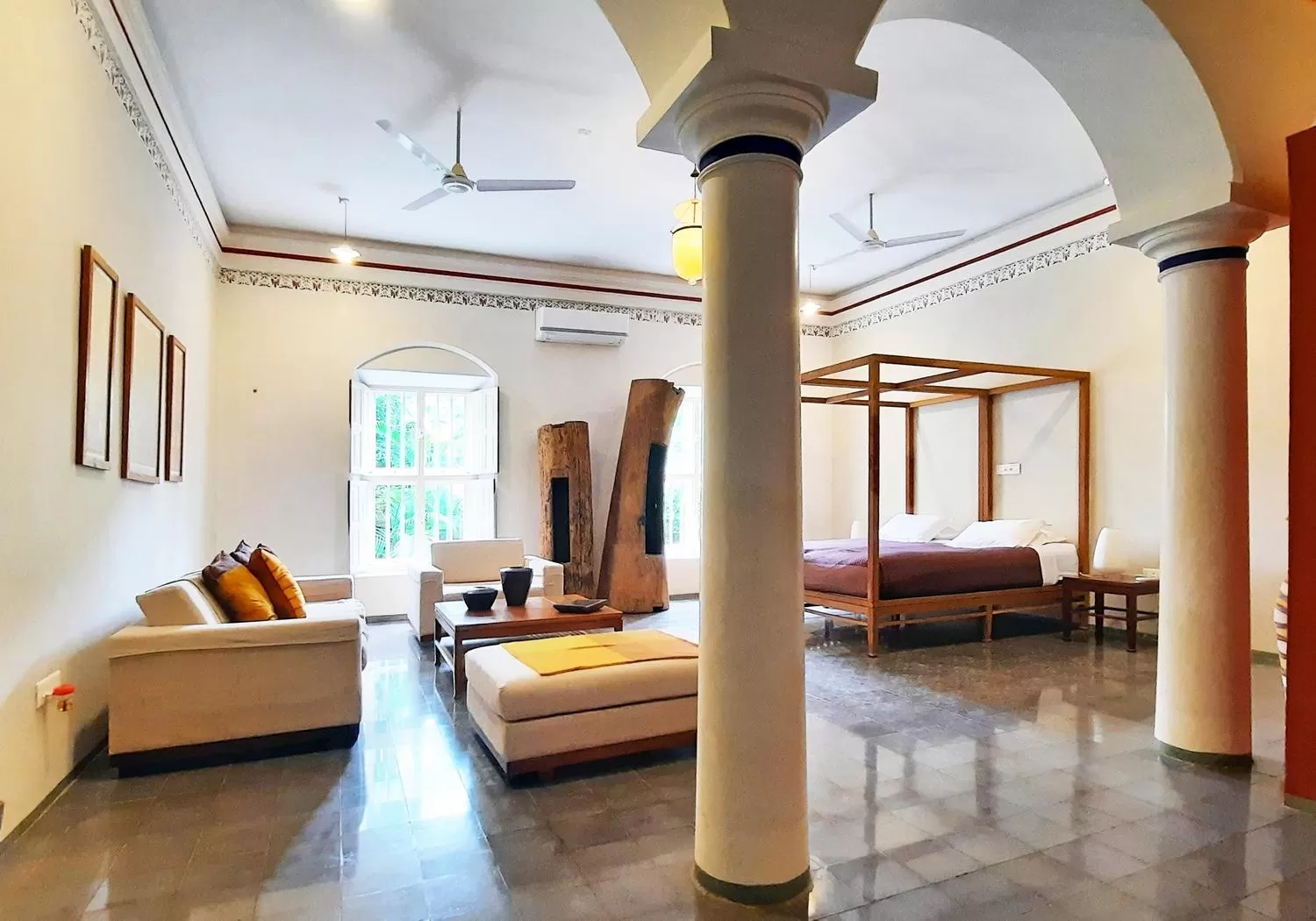 Photo of the whole room, Bed in Saratha Vilas Chettinad