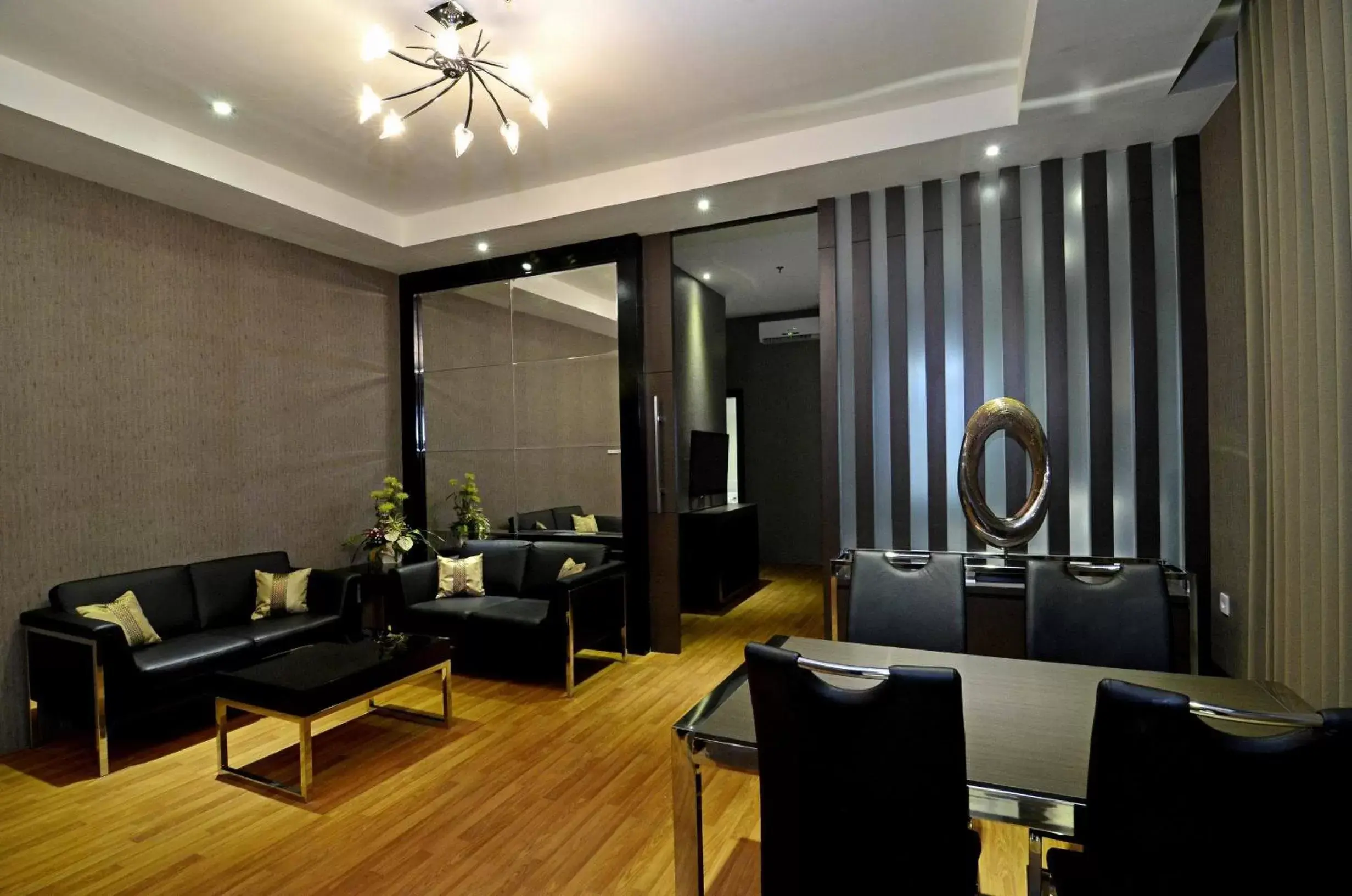 Living room, Seating Area in Savana Hotel & Convention Malang