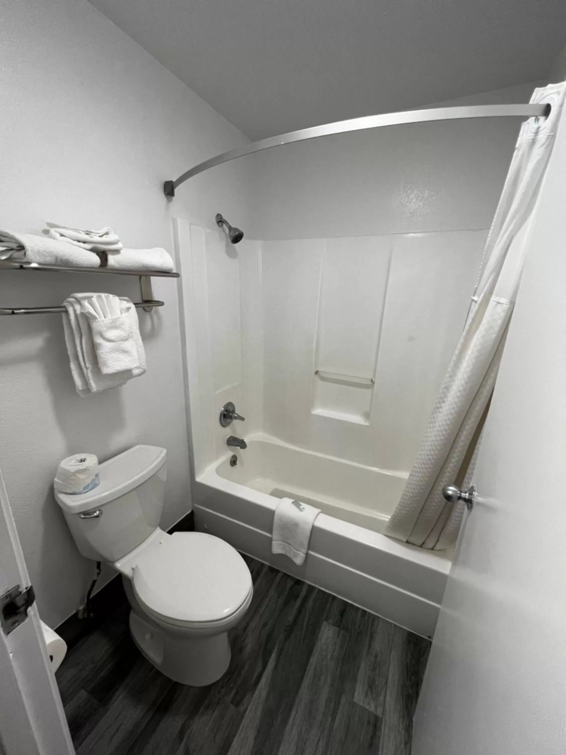 Shower in Studio 6 Suites Flagstaff AZ