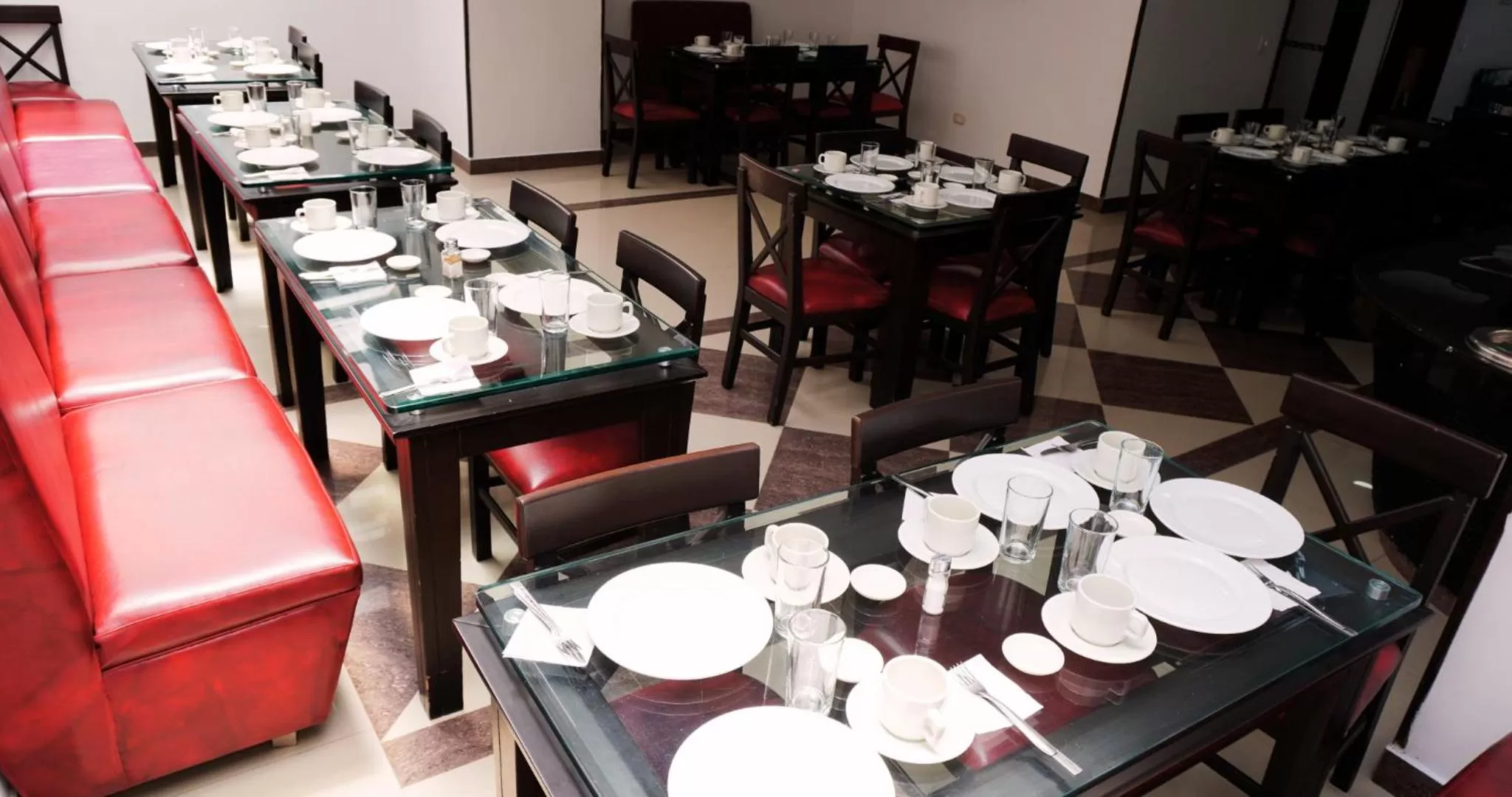 Restaurant/places to eat in Hotel Expo Hotel Ferial