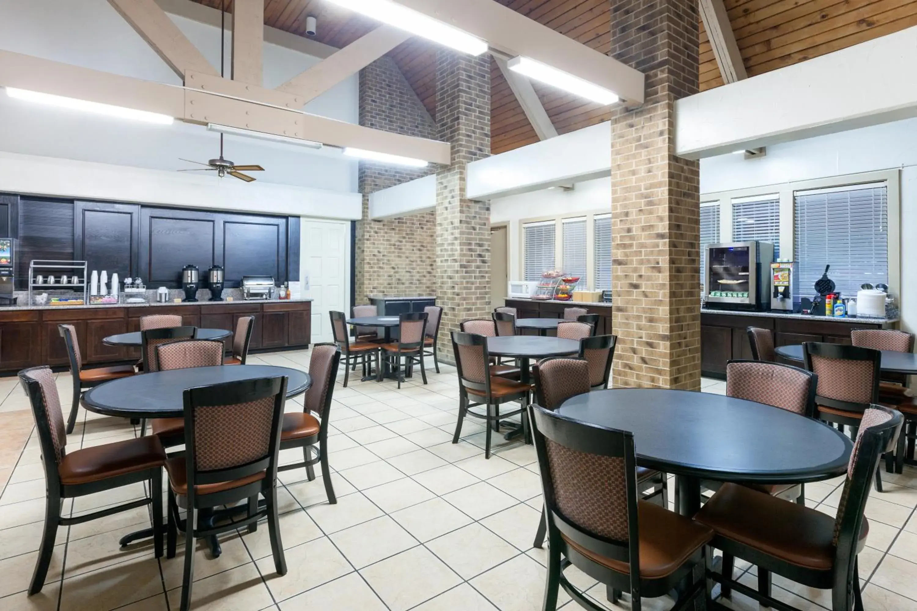 Dining area, Restaurant/Places to Eat in Hawthorn Suites by Wyndham Richardson