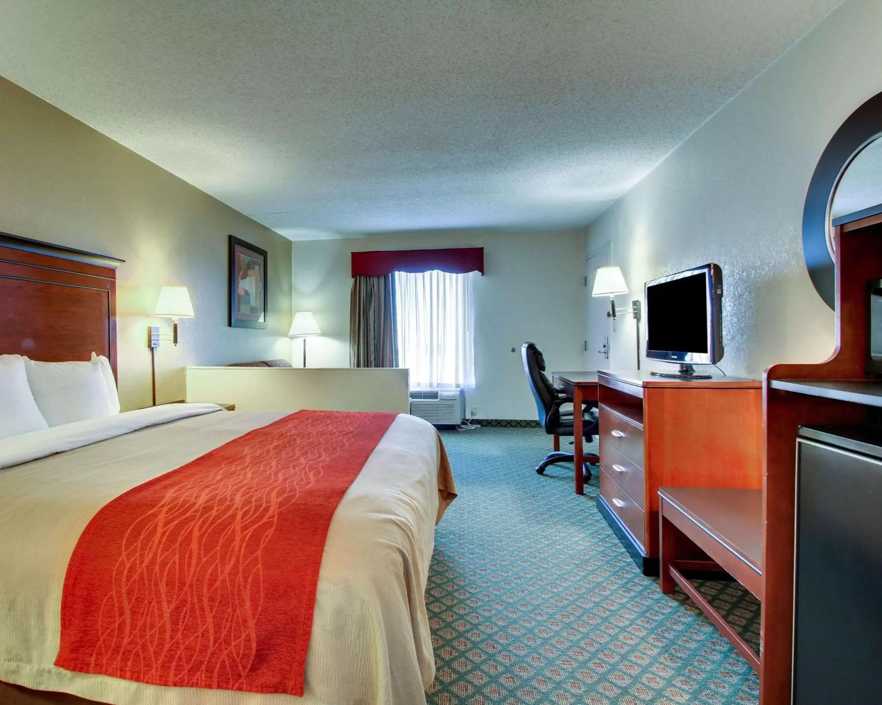 Photo of the whole room in Quality Inn Brookhaven