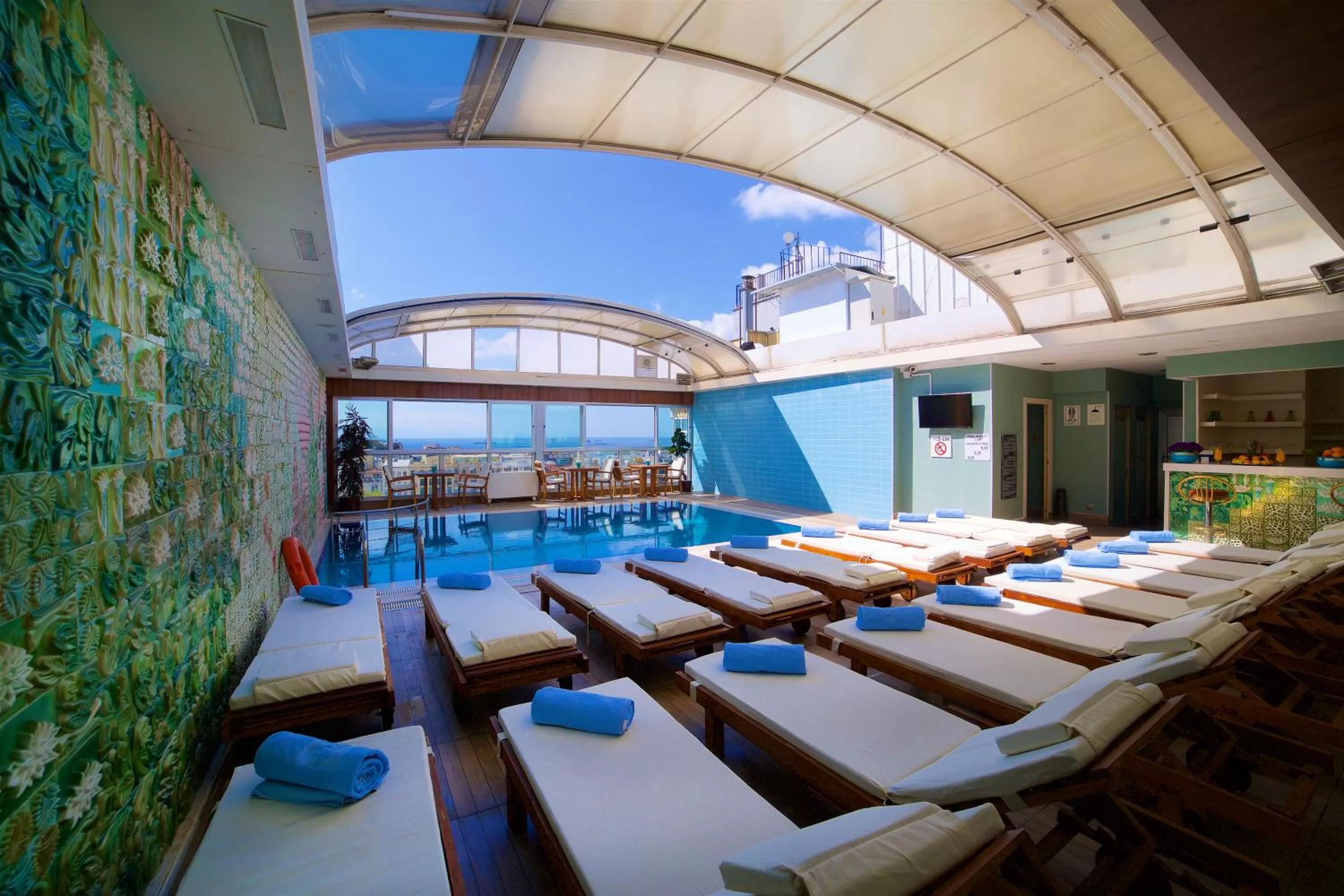 Swimming pool in Zagreb Hotel