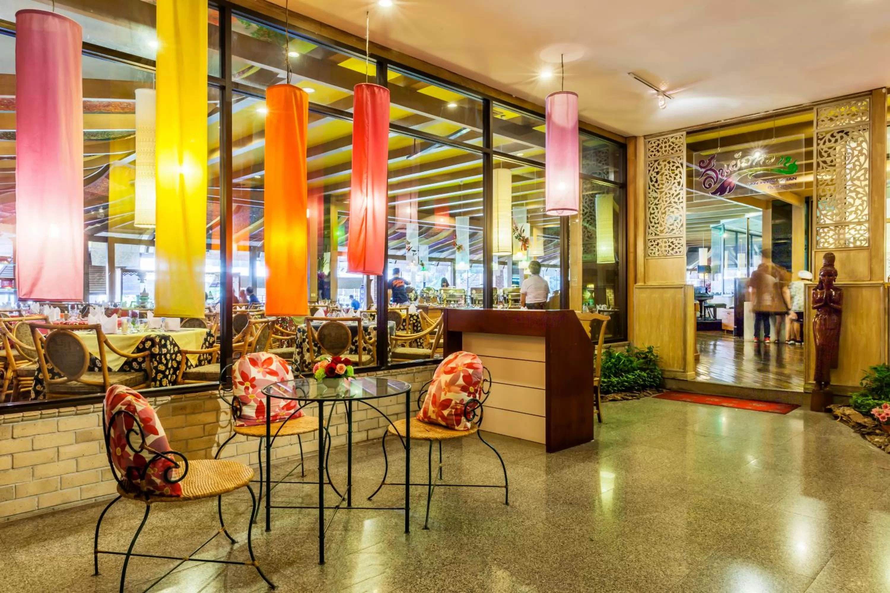 Restaurant/places to eat in Lotus Pang Suan Kaew Hotel