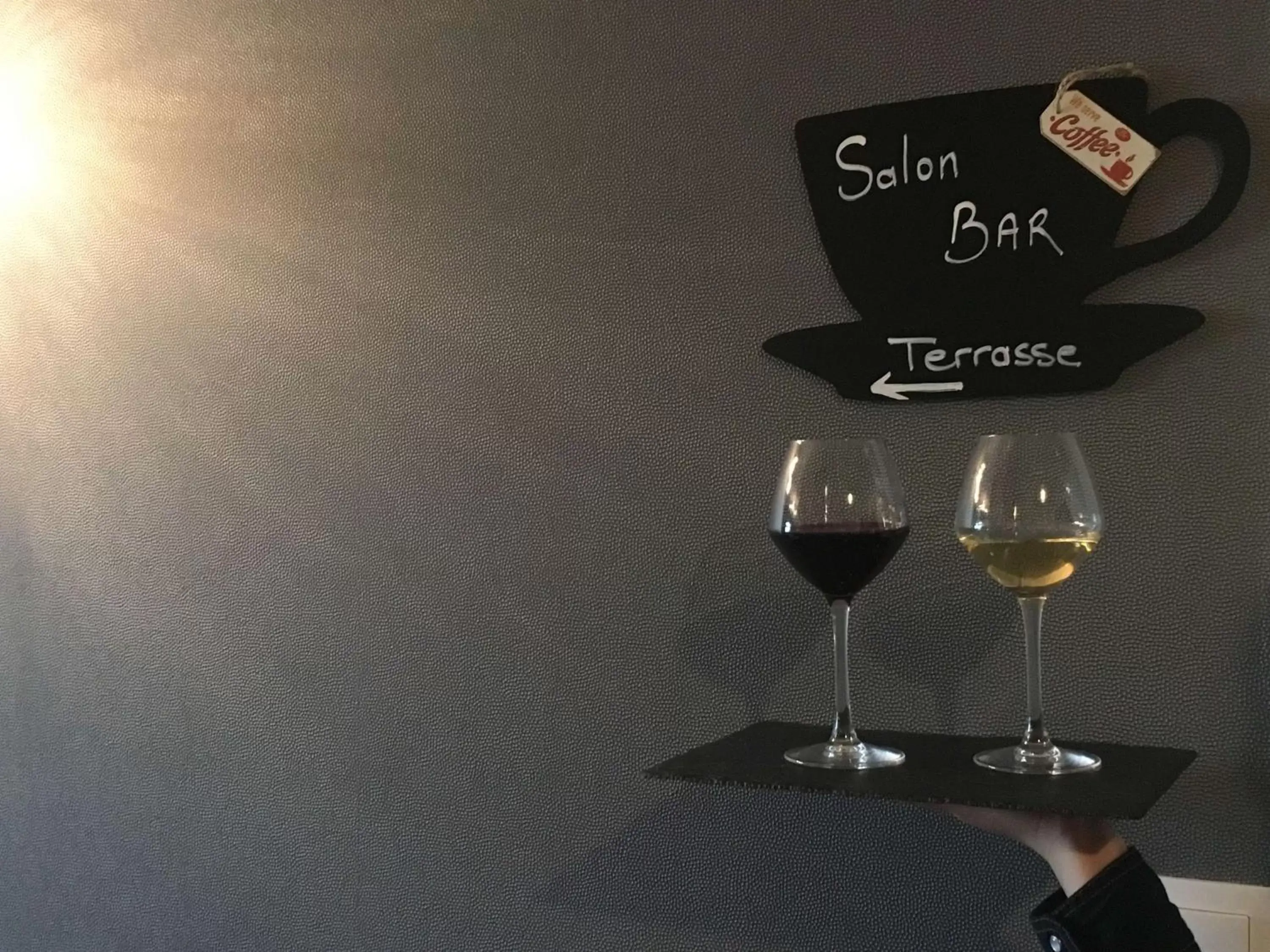 Lounge or bar in Best Western Le Vinci Loire Valley Lounge or bar in Best Western Le Vinci Loire Valley