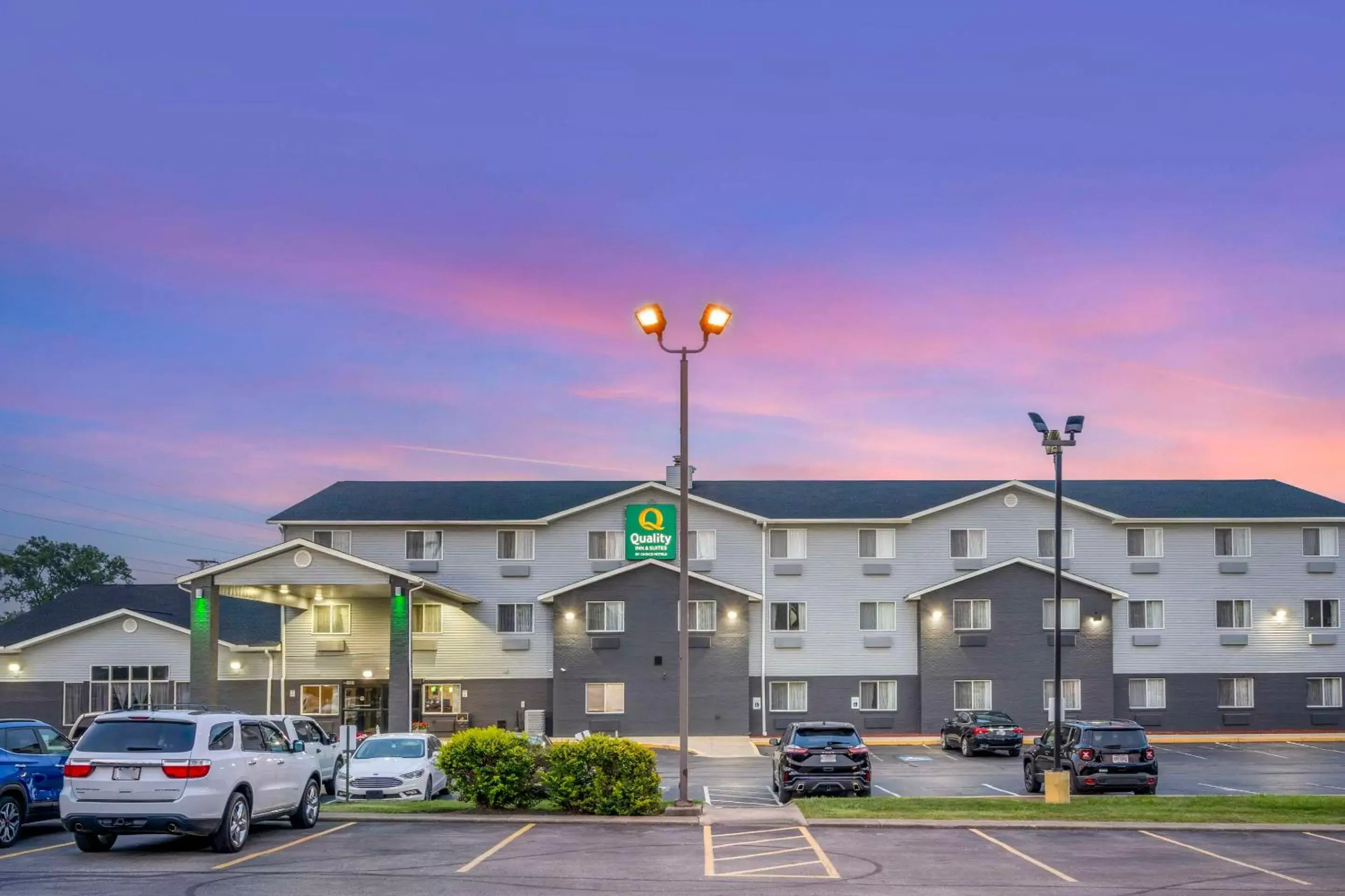 Property Building in Quality Inn & Suites Delaware