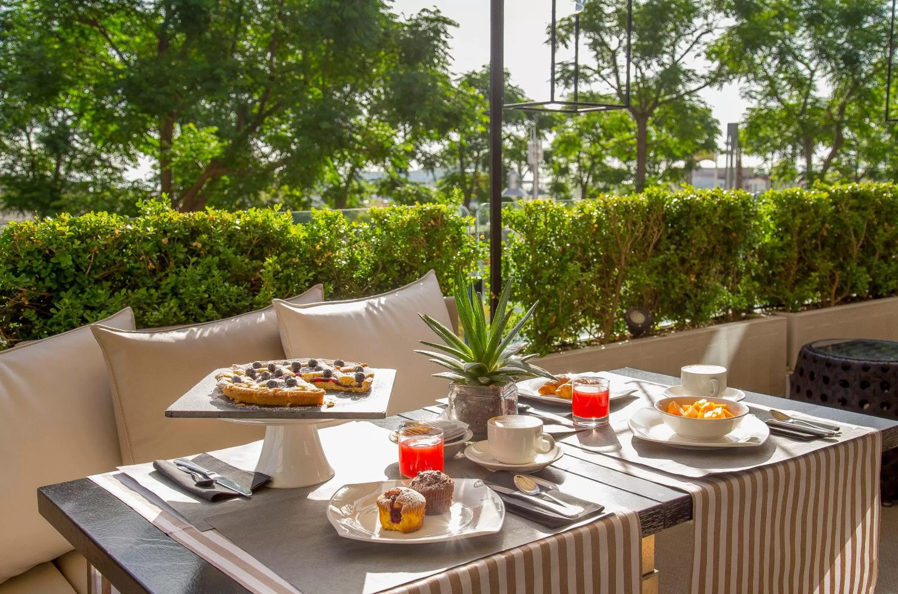 Balcony/Terrace, Breakfast in Hotel Lungomare