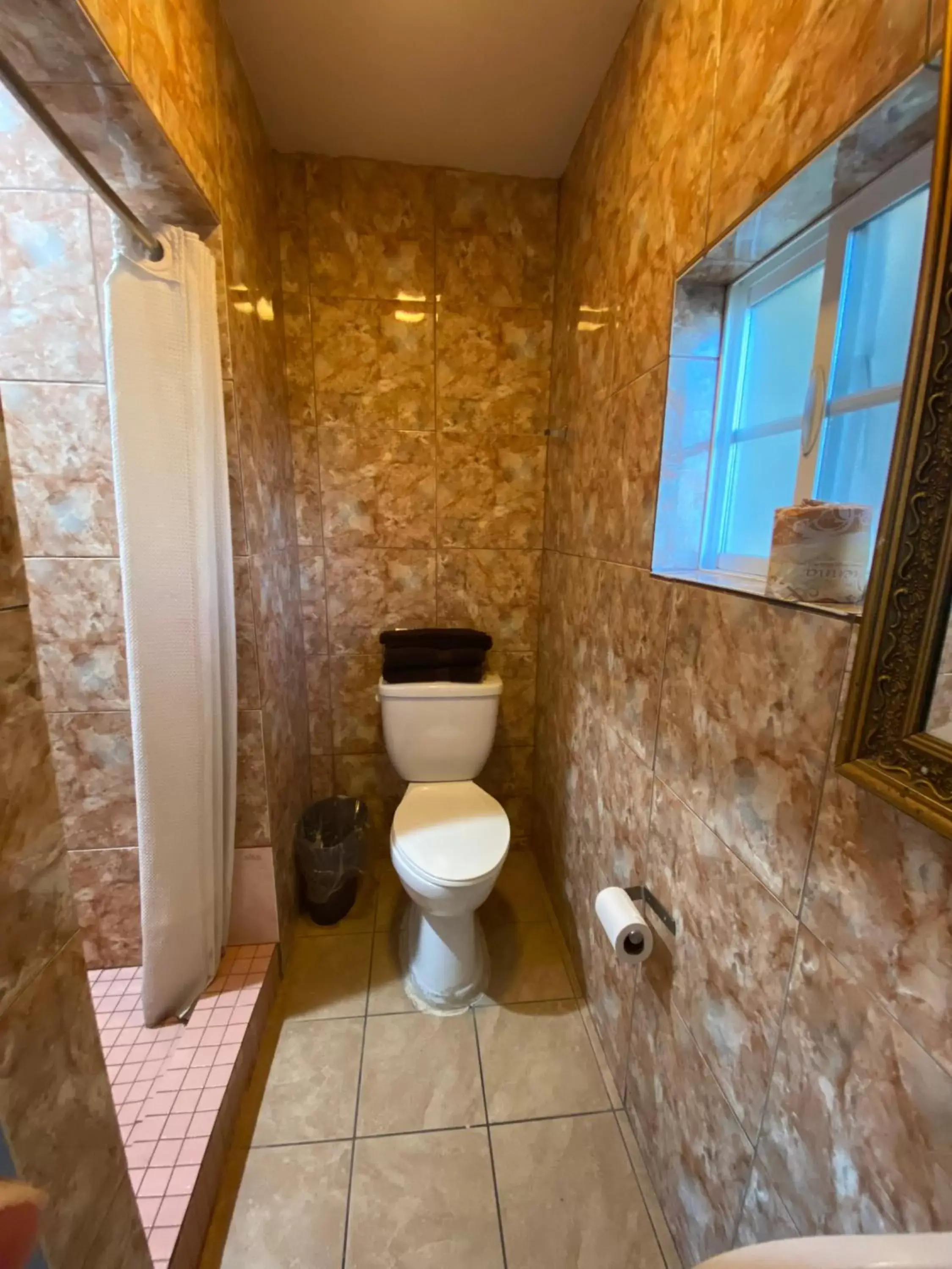Bathroom in Sands Inn