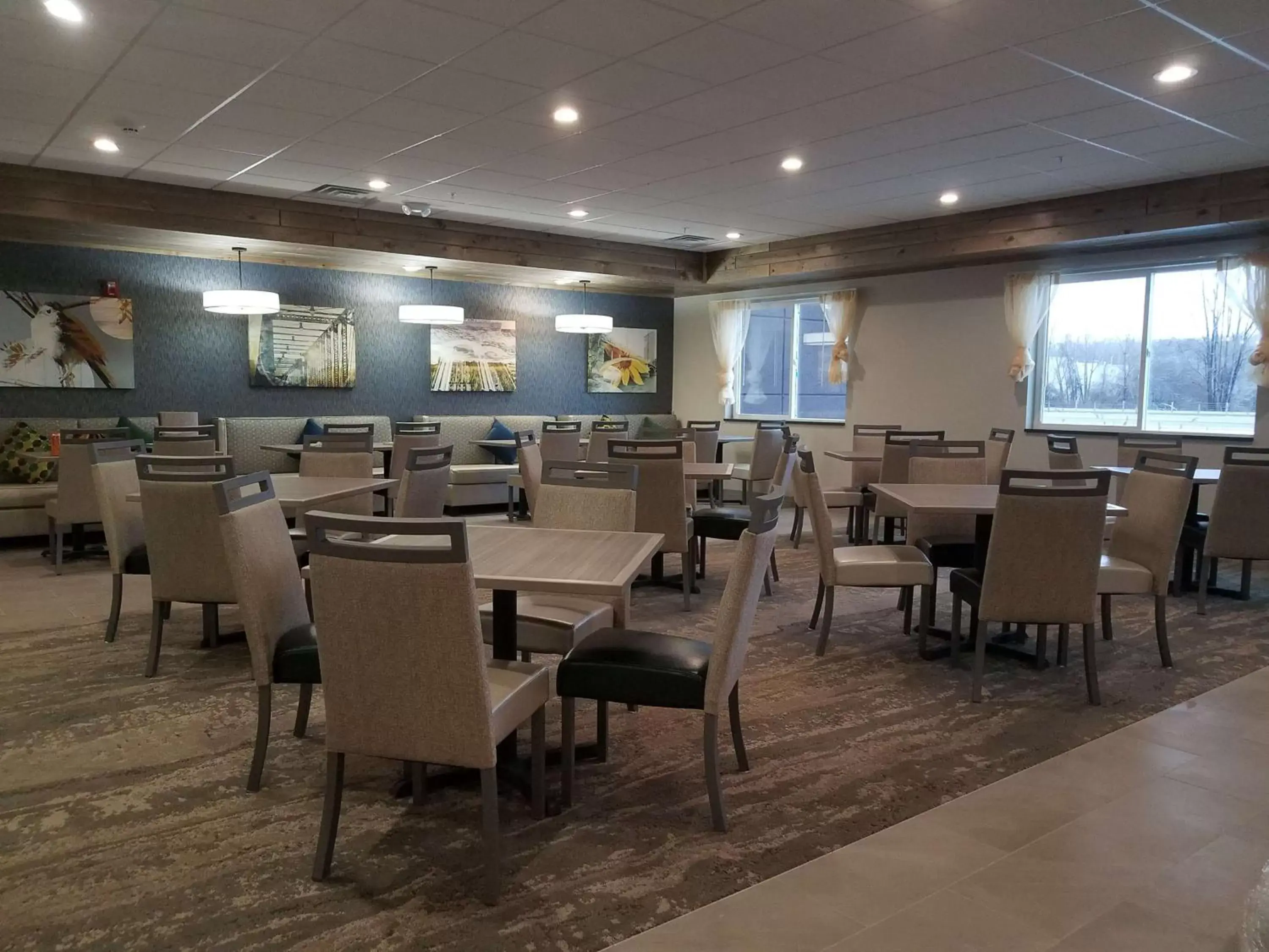 Restaurant/Places to Eat in Best Western Plus Wayland Hotel