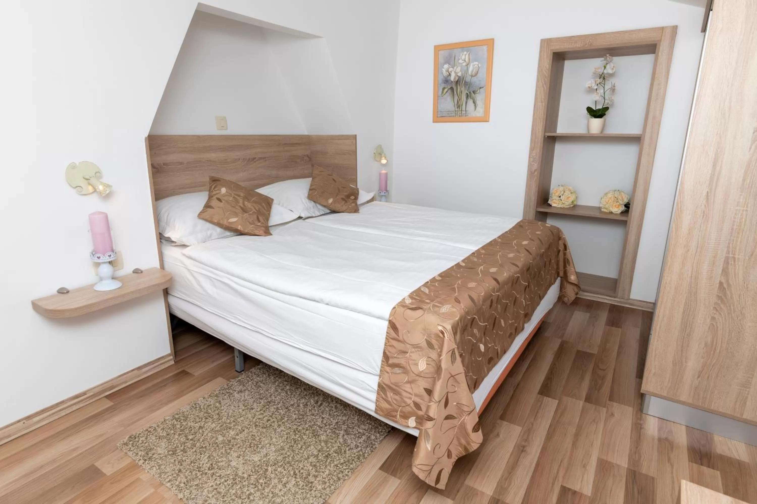 Bedroom, Bed in Deluxe Collection Hotel Kastel