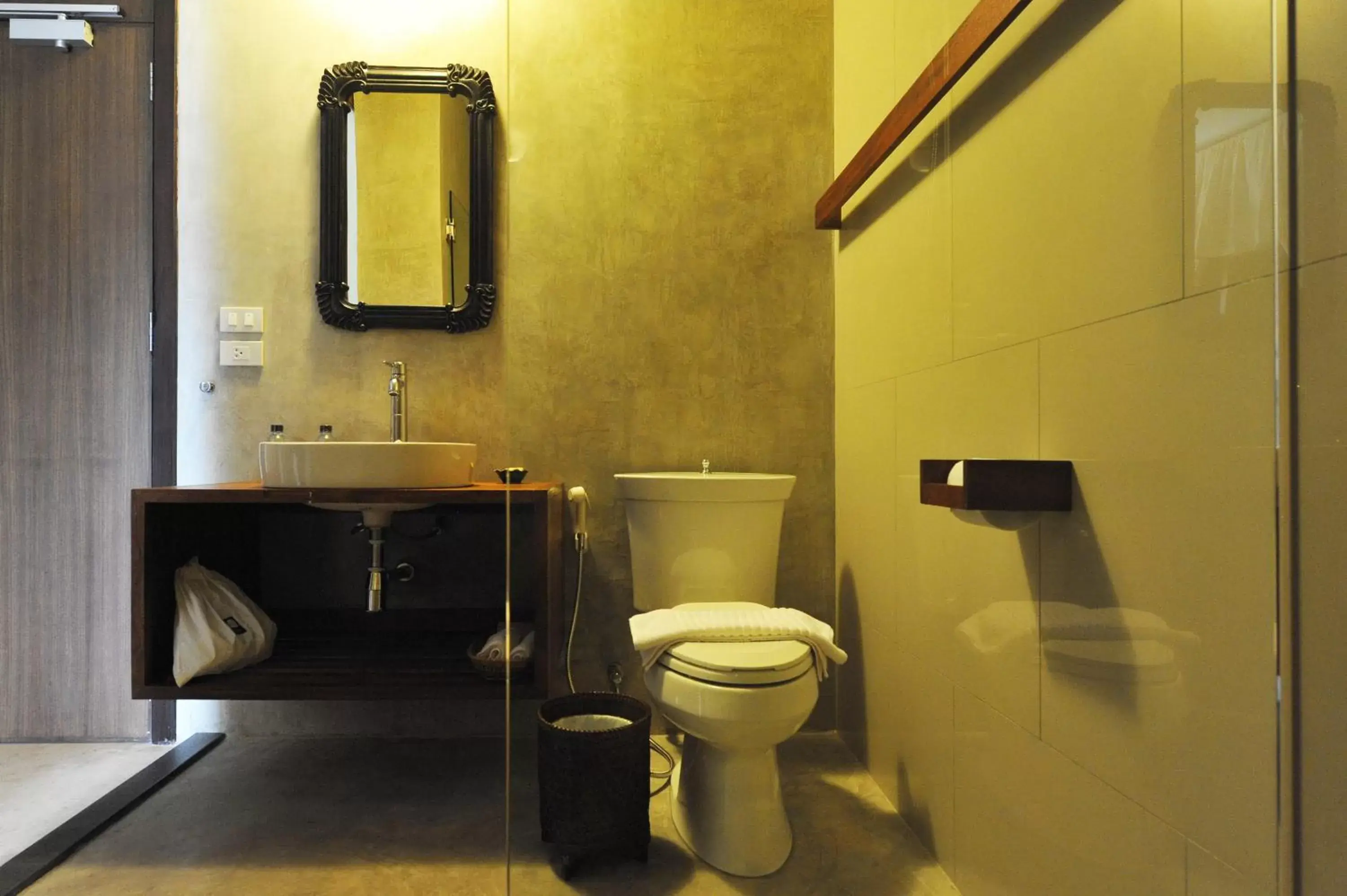 Photo of the whole room, Bathroom in VILLA BANGKOK formerly VILLA PHRA SUMEN