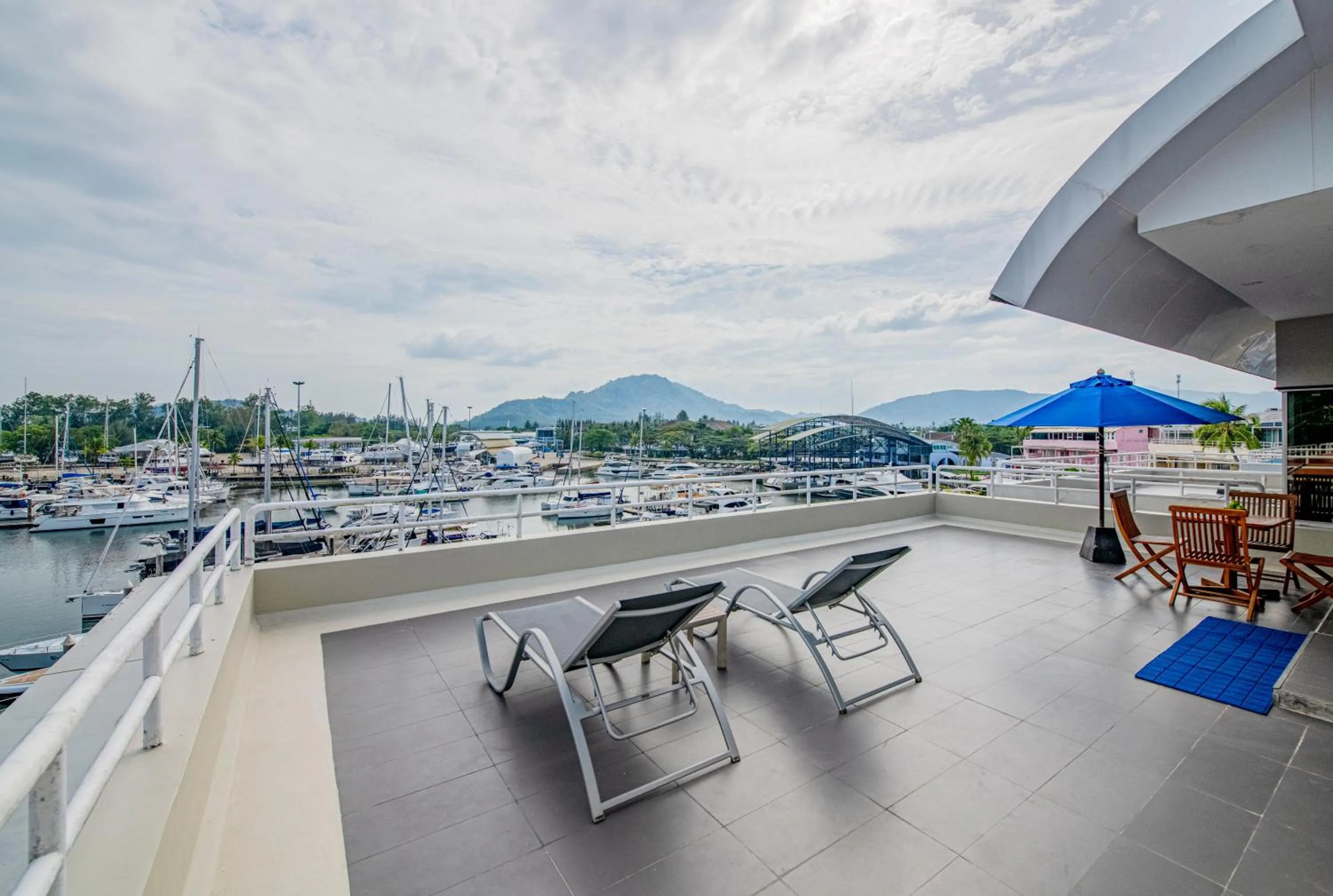 Balcony/Terrace in NH Boat Lagoon Phuket Resort