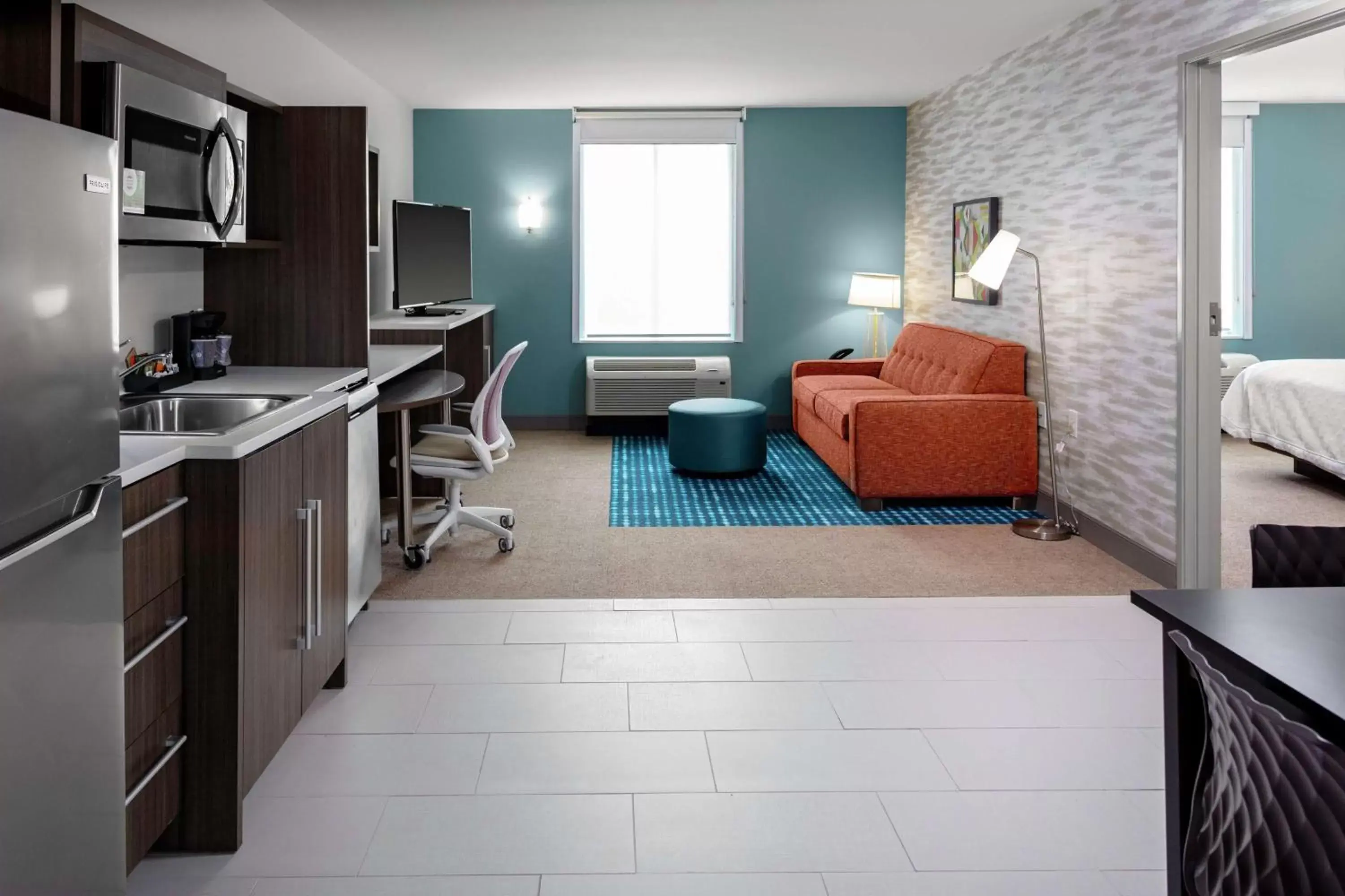 Bedroom, Kitchen/Kitchenette in Home2 Suites By Hilton North Charleston University Blvd