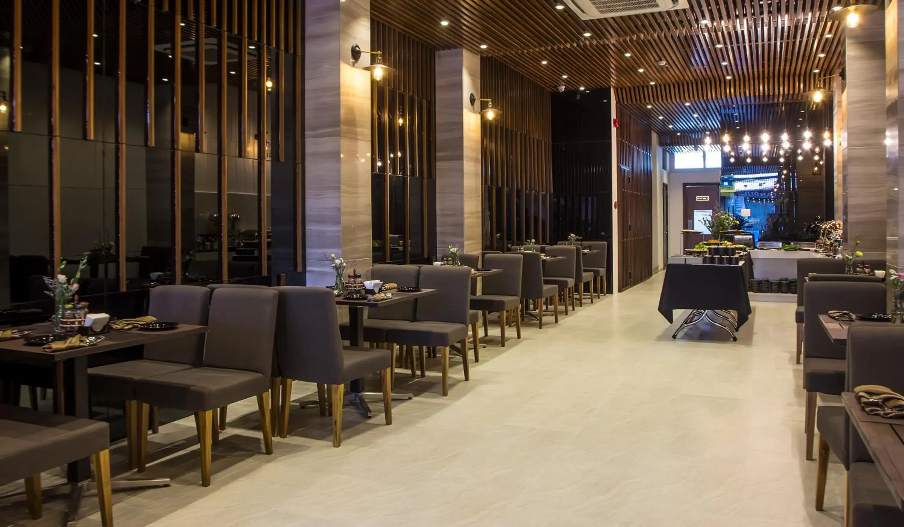 Lounge or bar, Restaurant/Places to Eat in Aroma Nha Trang Boutique Hotel
