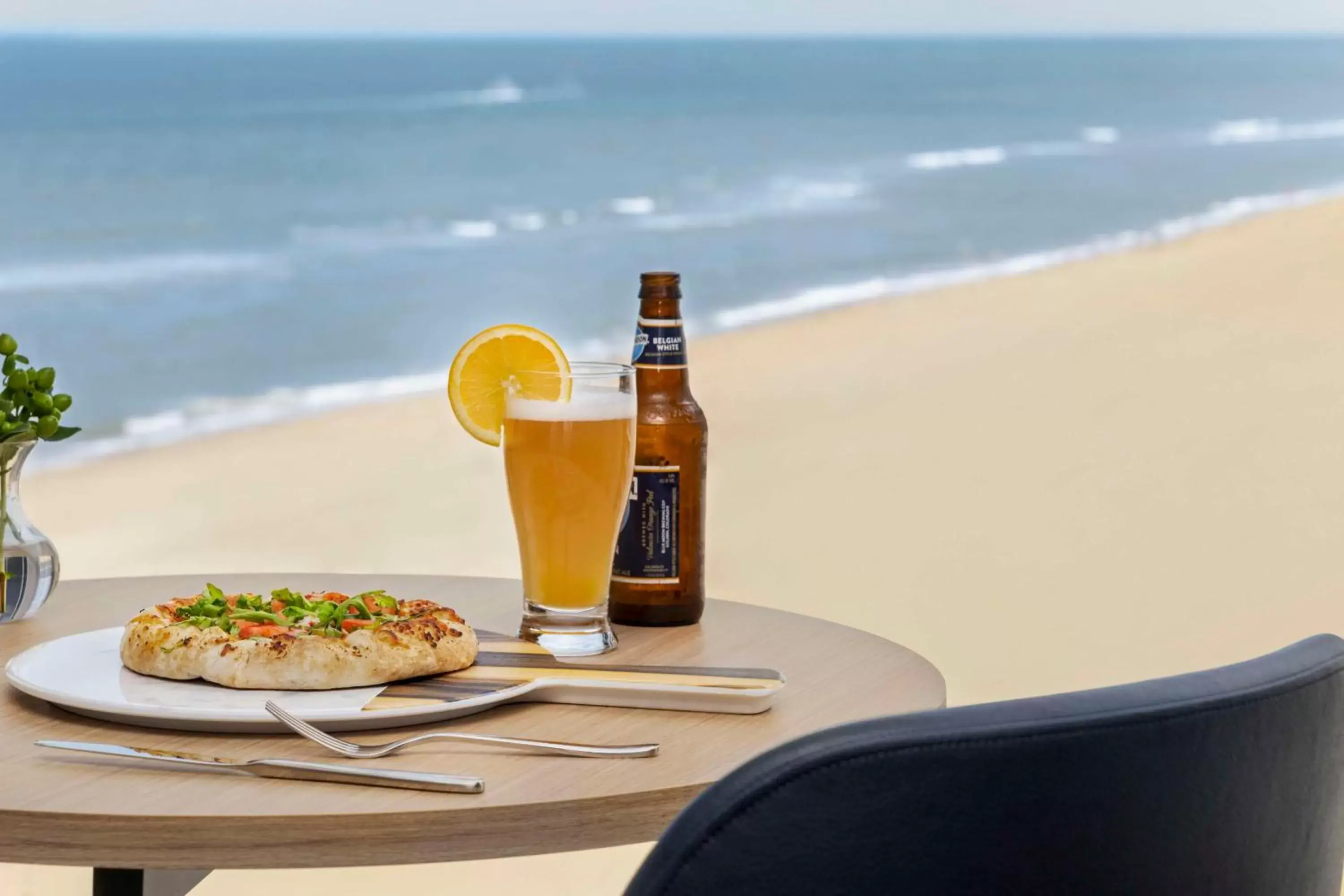 Restaurant/places to eat in Hyatt Place Virginia Beach Oceanfront