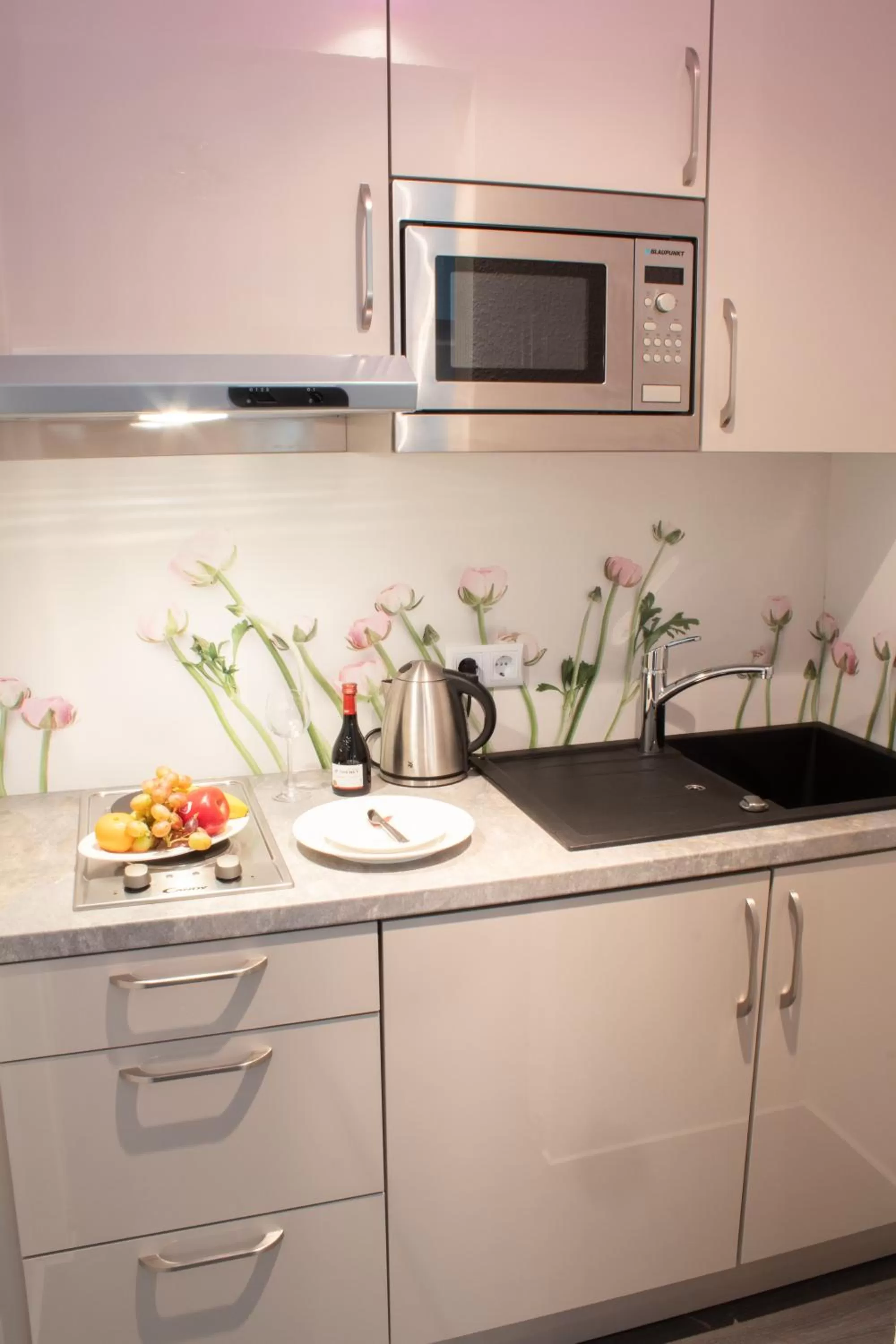 Kitchen or kitchenette in Hotel Service Apartments am Prinzenplatz - Superior