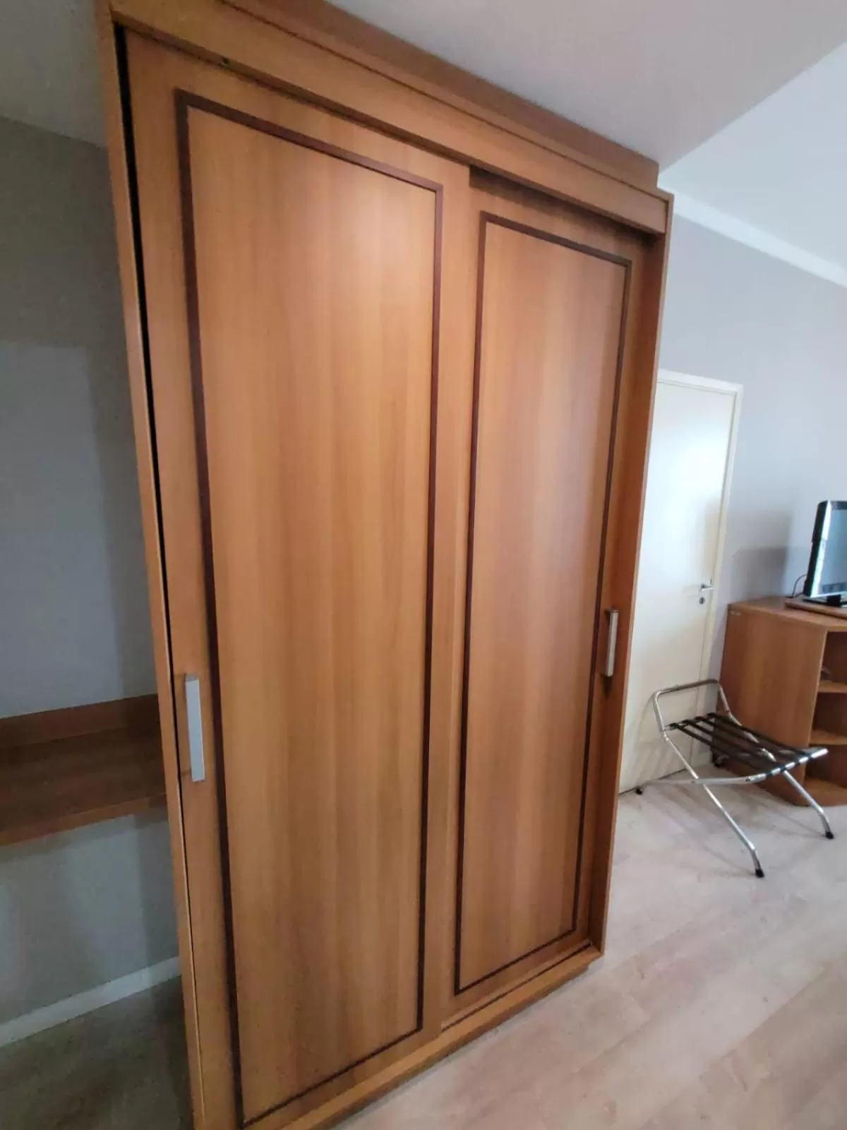 hair dresser, TV/Entertainment Center in Studio Comfort Ibirapuera