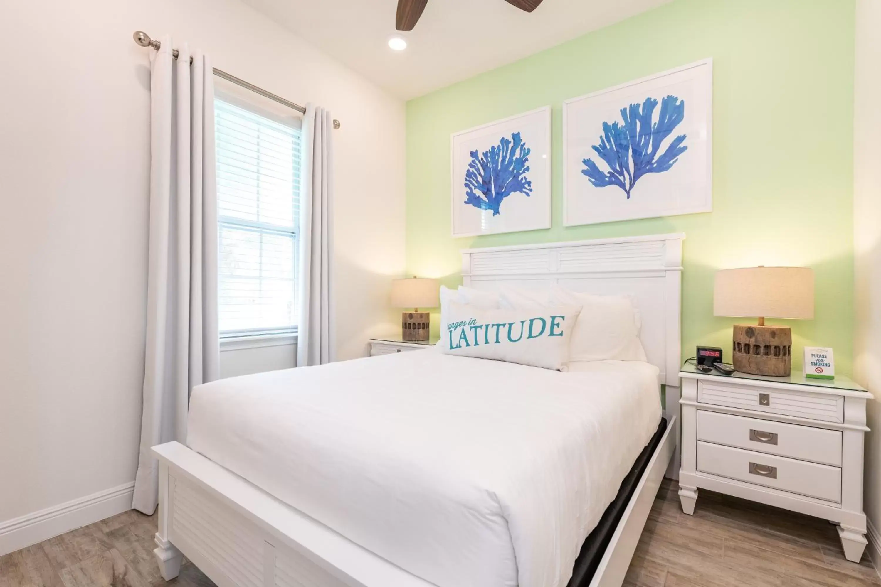 Bedroom, Bed in Margaritaville Resort Orlando