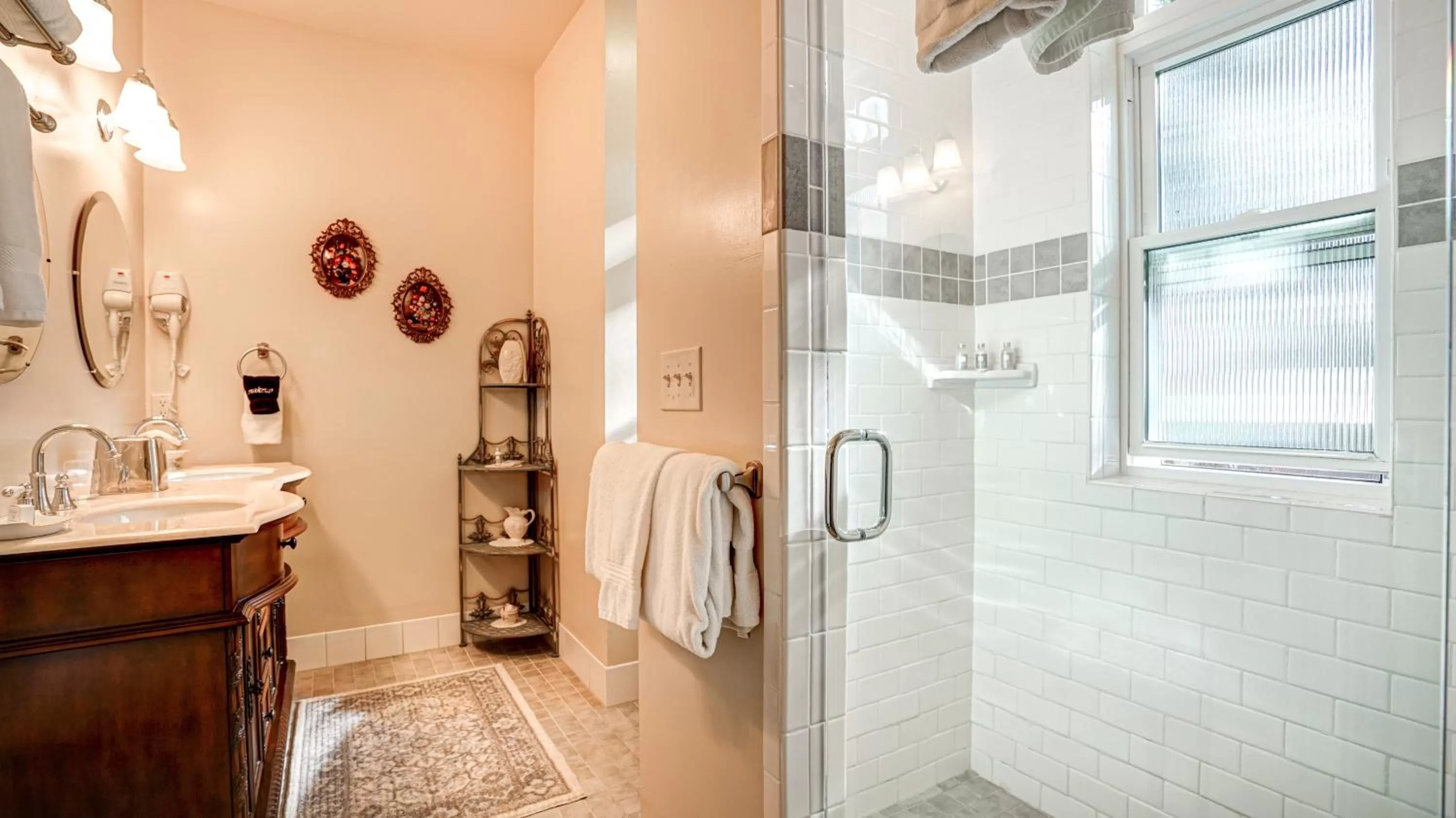 Bathroom in The River Belle Inn