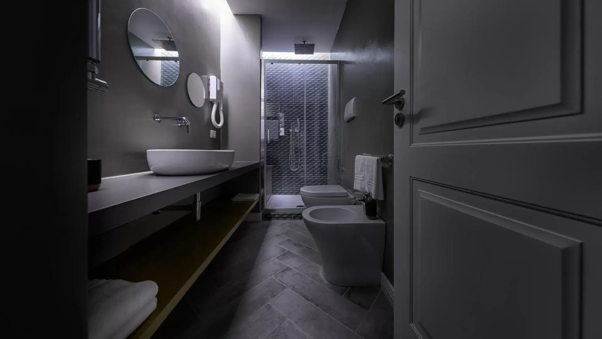 Shower, Bathroom in Suite del Ponte Normanno