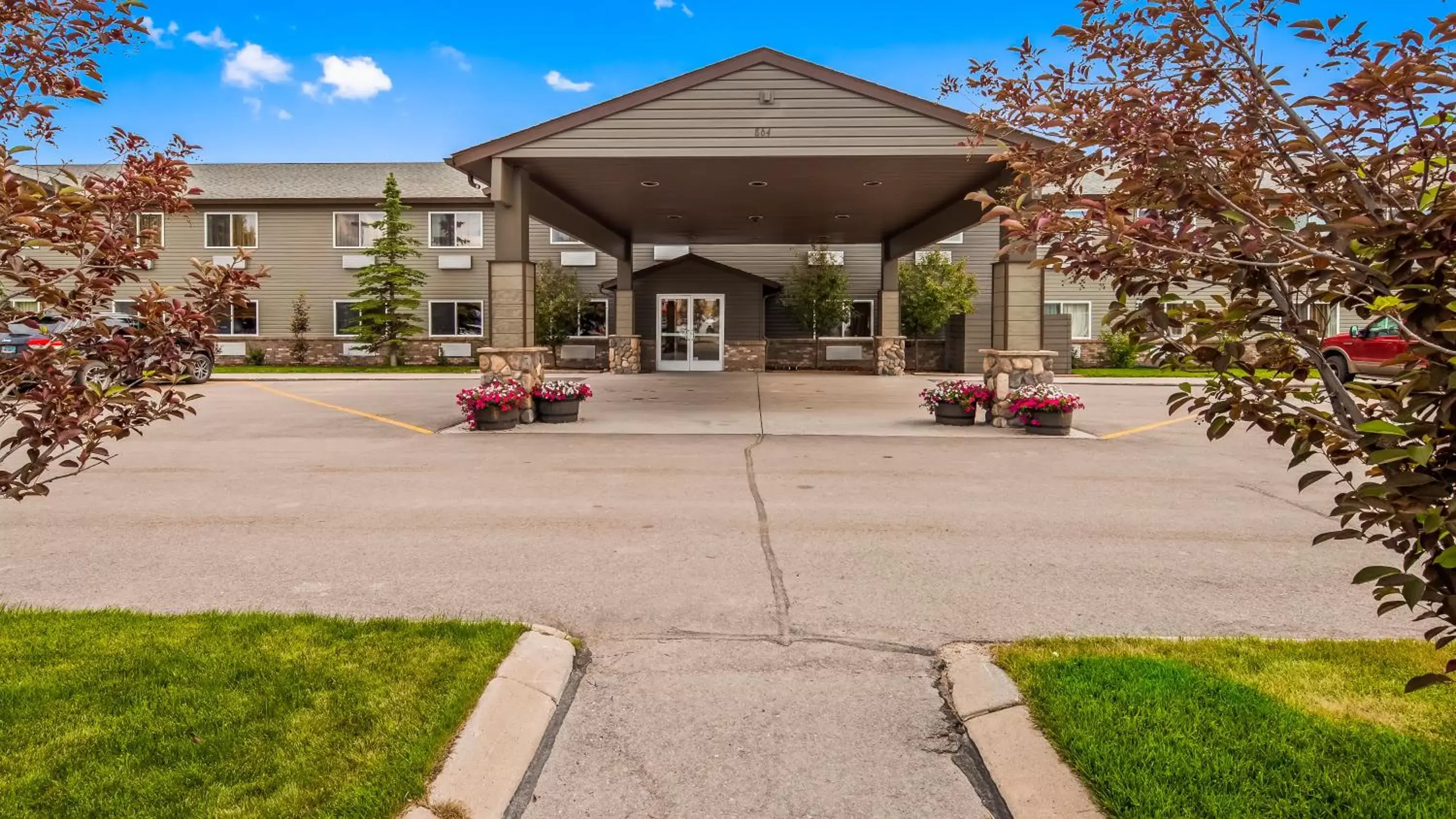 Facade/entrance, Property Building in Best Western Pinedale Inn