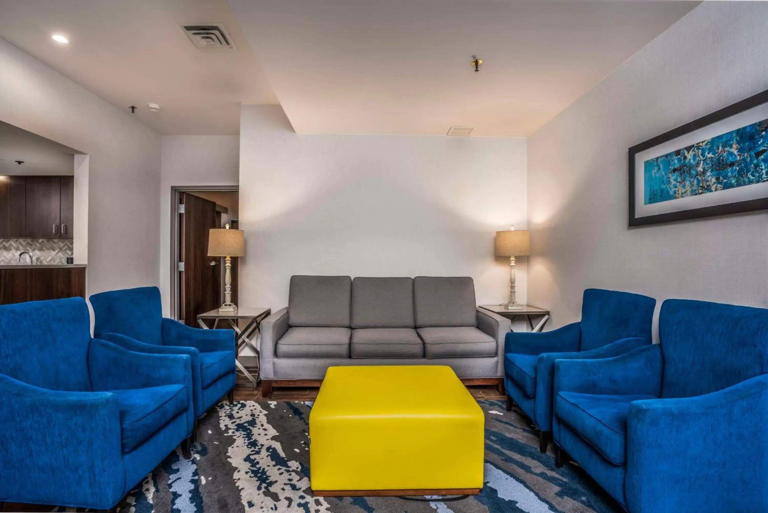 Living room in Embassy Suites by Hilton Indianapolis Downtown Living room in Embassy Suites by Hilton Indianapolis Downtown