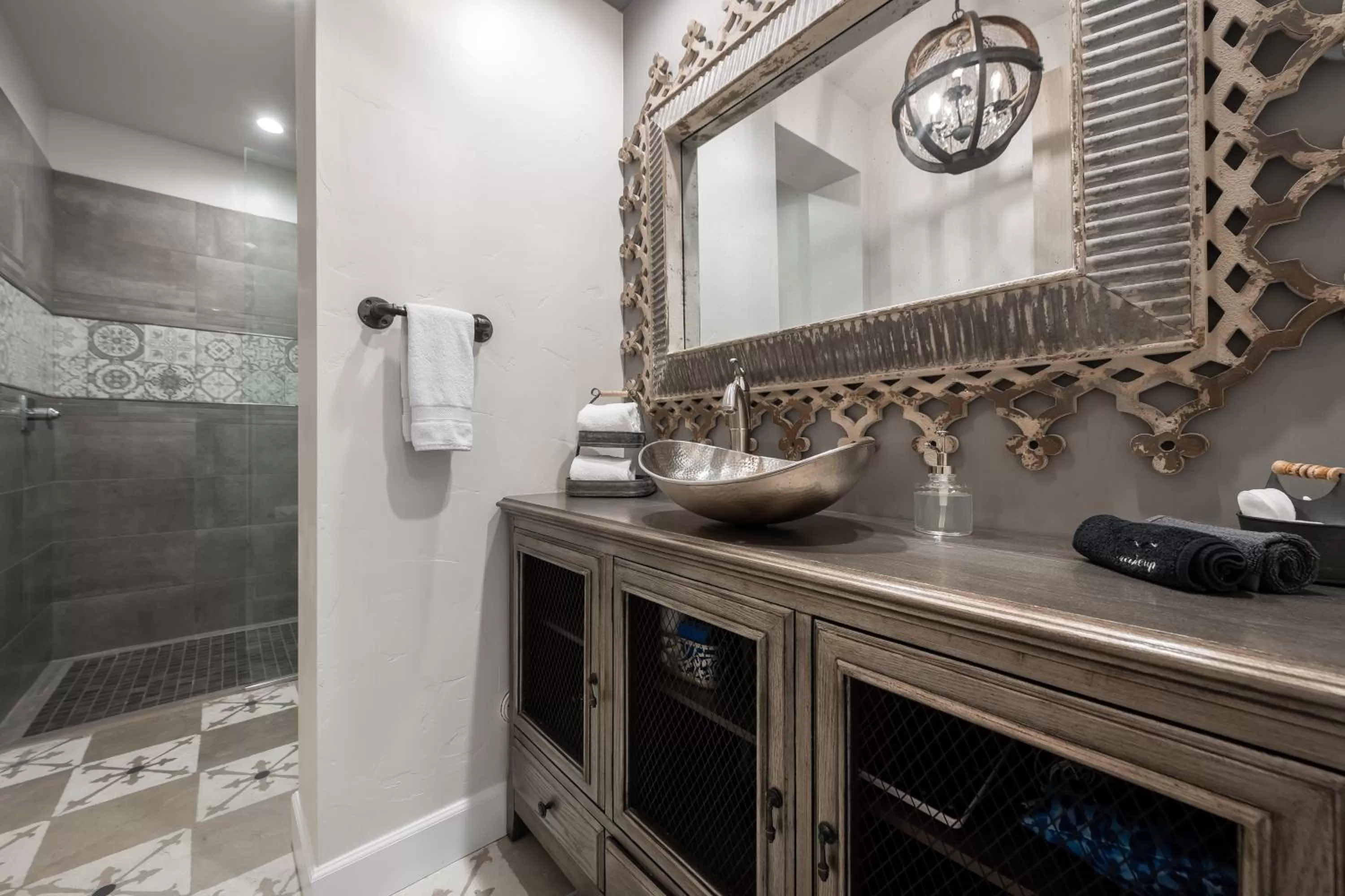 Shower in Domaine Chardonnay