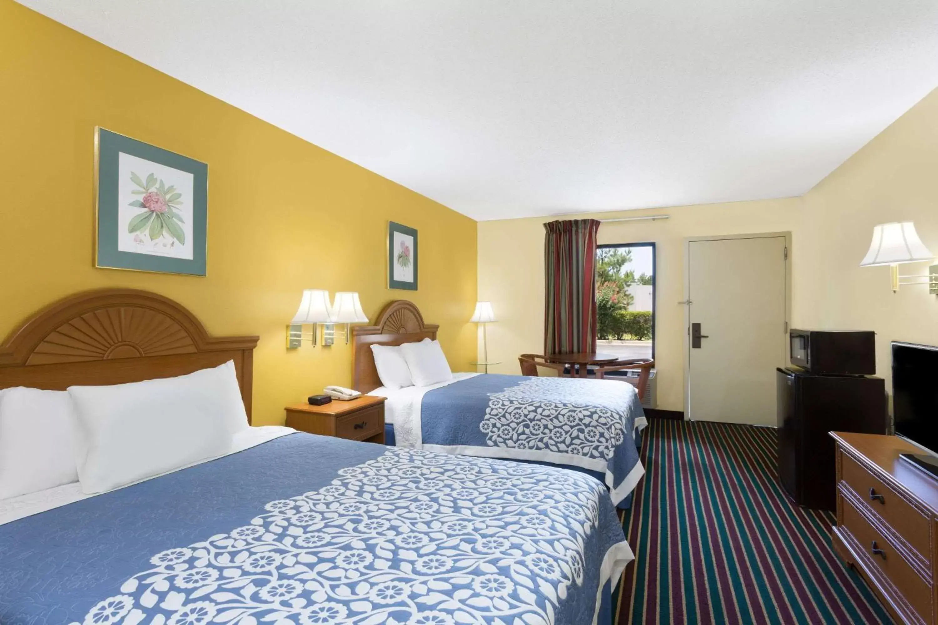 Photo of the whole room, Bed in Days Inn by Wyndham Biscoe