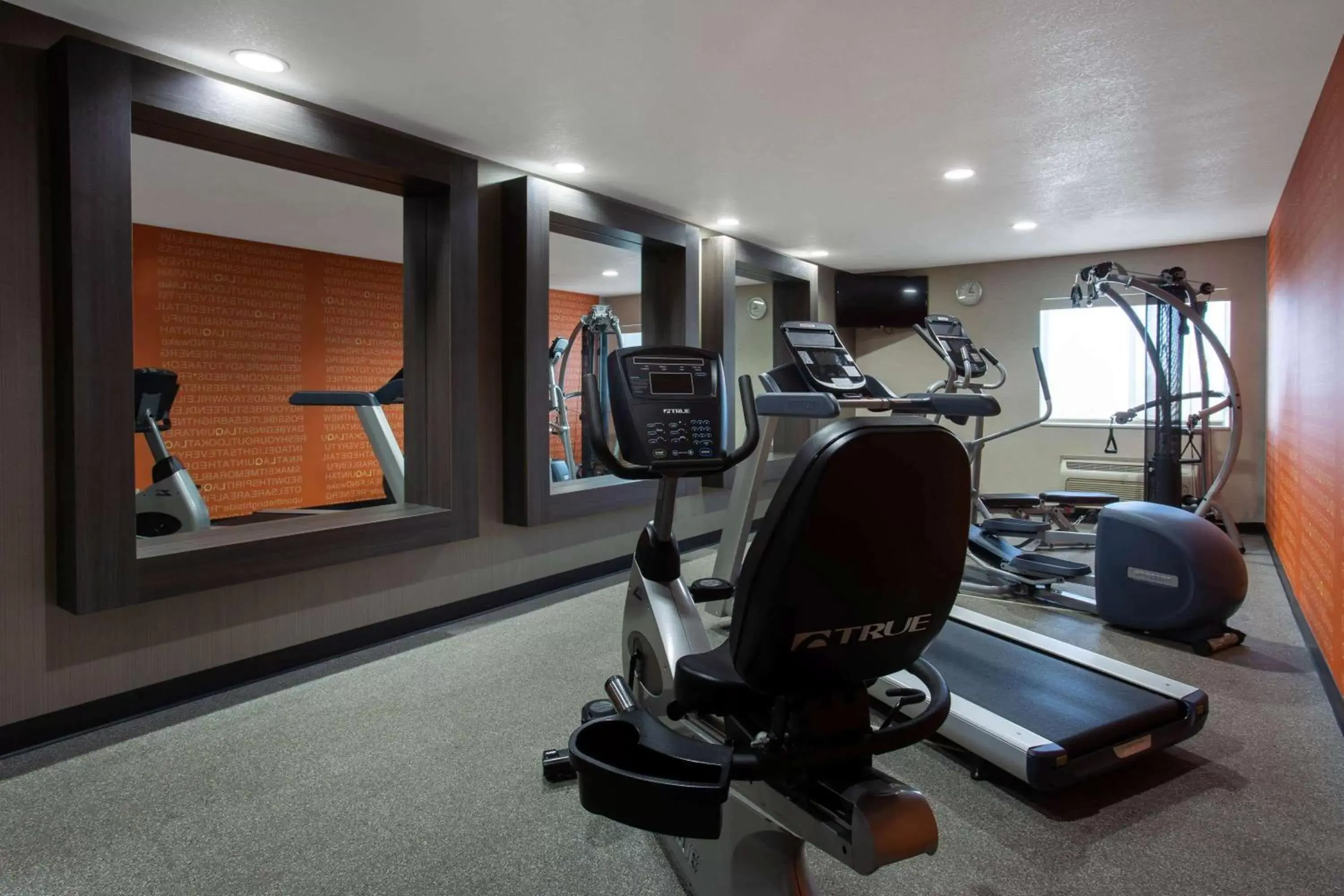 Fitness centre/facilities, Fitness Center/Facilities in La Quinta Inn by Wyndham Peru Starved Rock State Park
