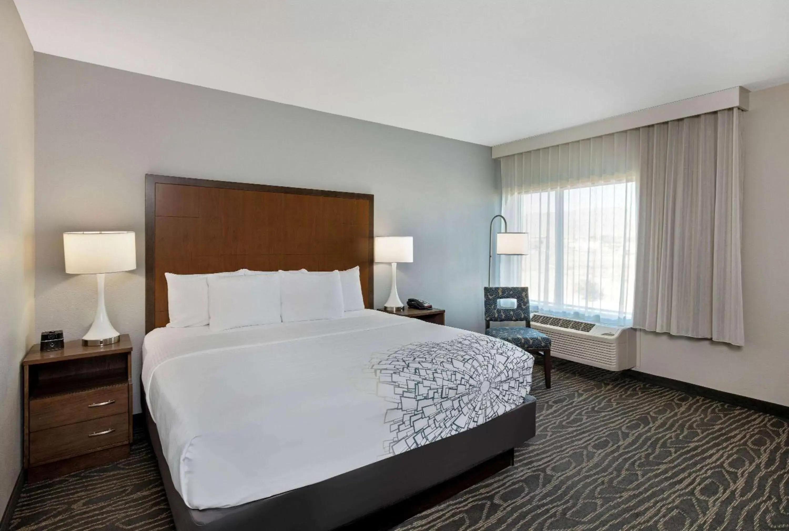 1 King Bed, Deluxe One-Bedroom, Family Suite, Various Views, Non-Smoking in La Quinta by Wyndham Kingman 1 King Bed, Deluxe One-Bedroom, Family Suite, Various Views, Non-Smoking in La Quinta by Wyndham Kingman