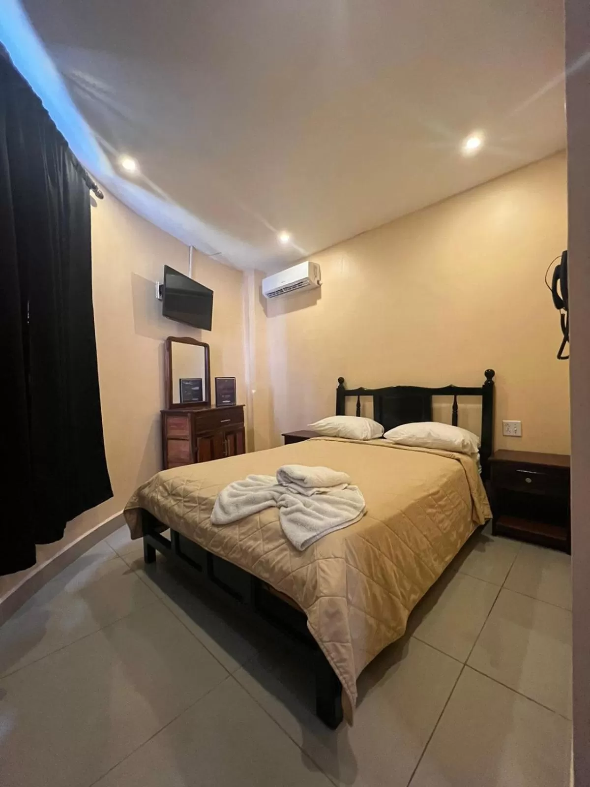 Bedroom, Bed in La Cubana Hotel & Suites