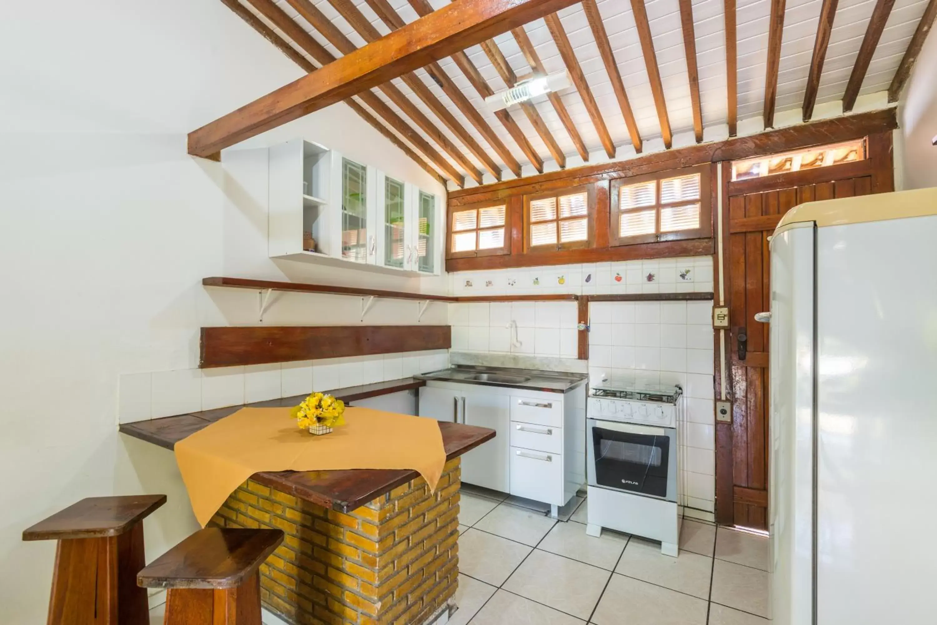 Communal kitchen, Kitchen/Kitchenette in Pousada Aldeia Portuguesa