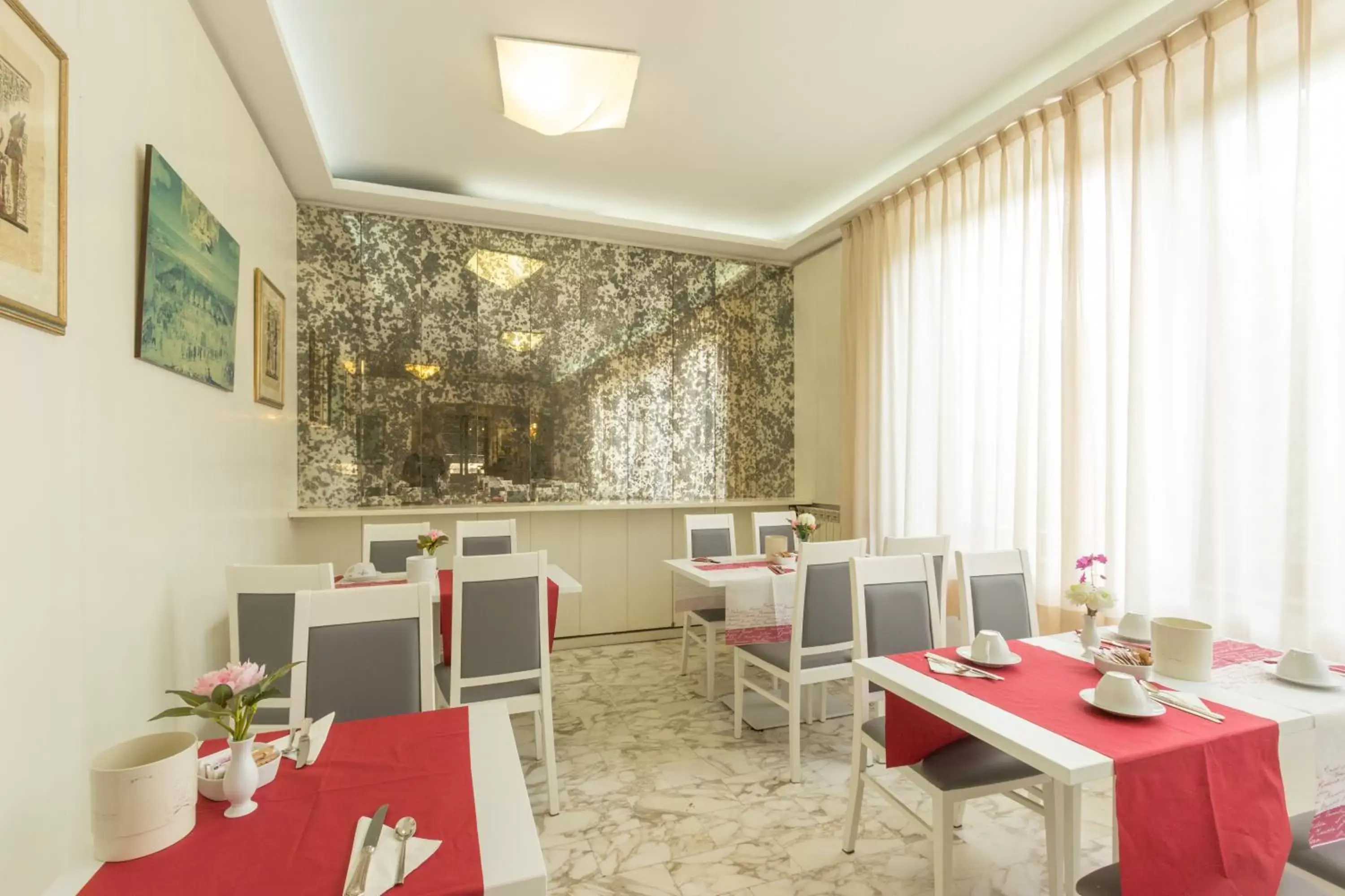 Lounge or bar, Restaurant/Places to Eat in Hotel Roma