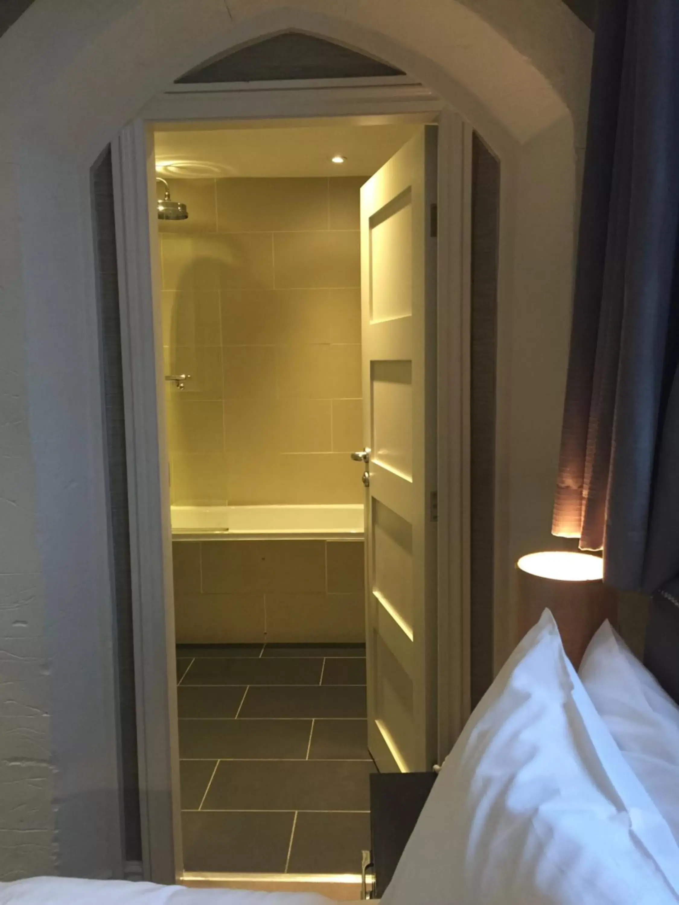 Bathroom in Castle Hotel & Apartments
