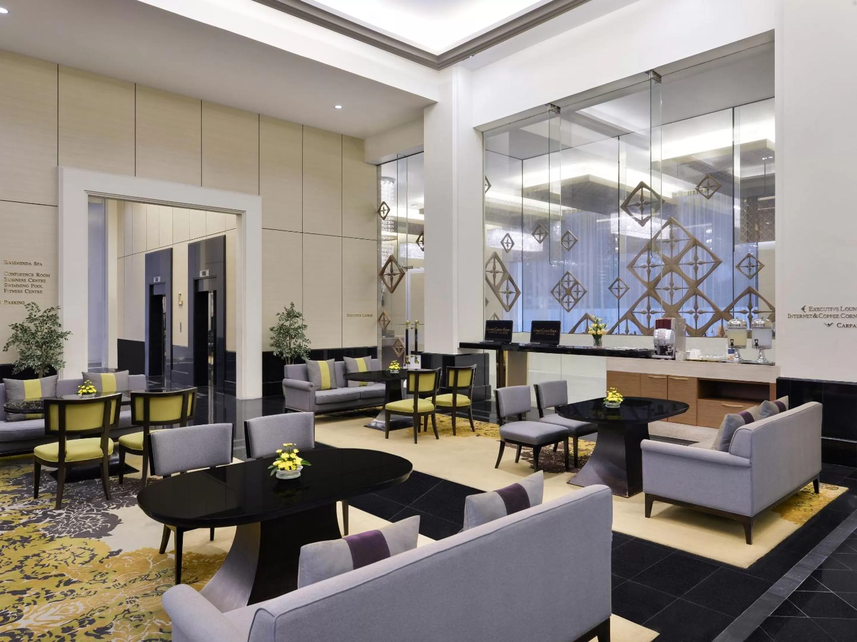 Lobby or reception in Grande Centre Point Ploenchit