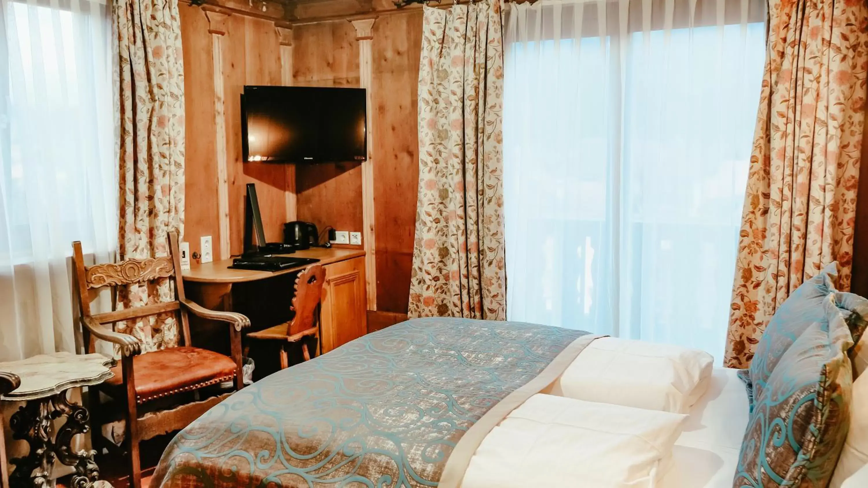 Comfort Double Room with Balcony in Atlas Grand Hotel Comfort Double Room with Balcony in Atlas Grand Hotel